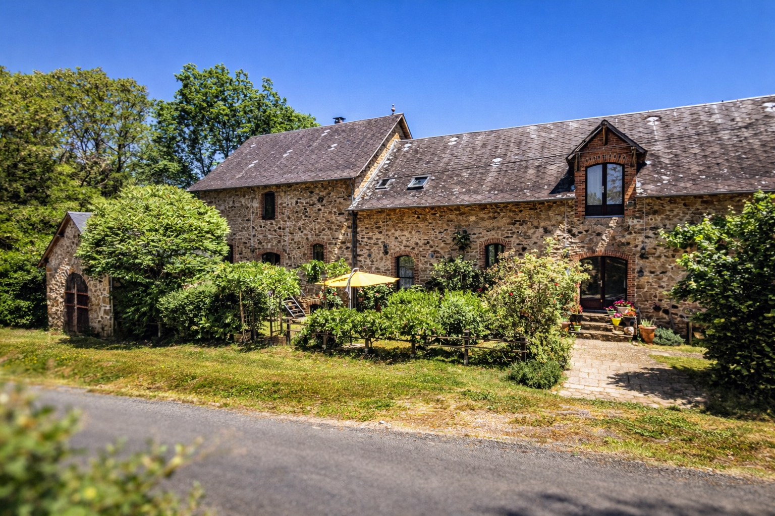 French property for sale in Château-Chervix, Haute-Vienne - €585,000 - photo 