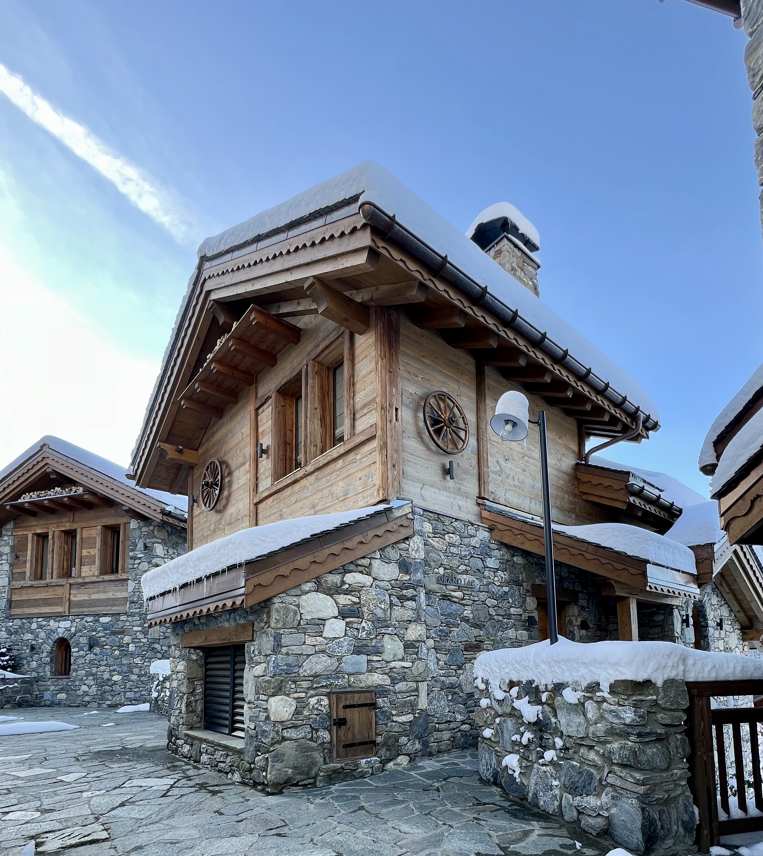 Propriété en France à vendre à MERIBEL LES ALLUES, Savoie - €2 660 000 - photo 
