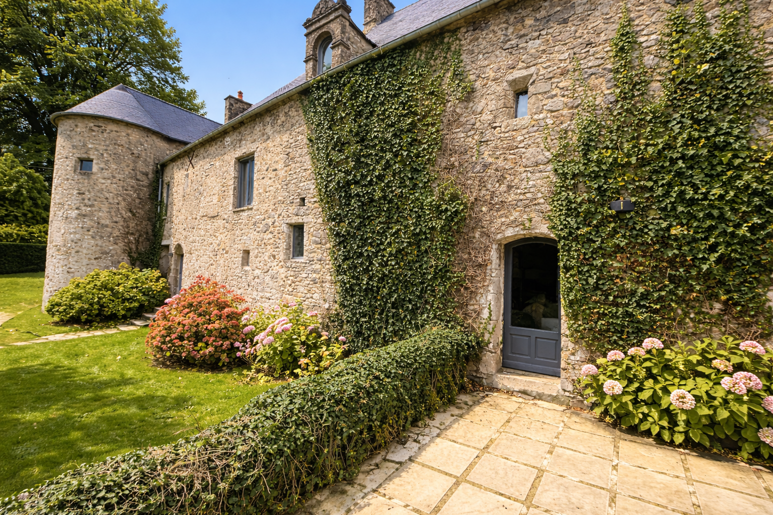 Propriété en France à vendre à Sortosville, Manche - €675 000 - photo 