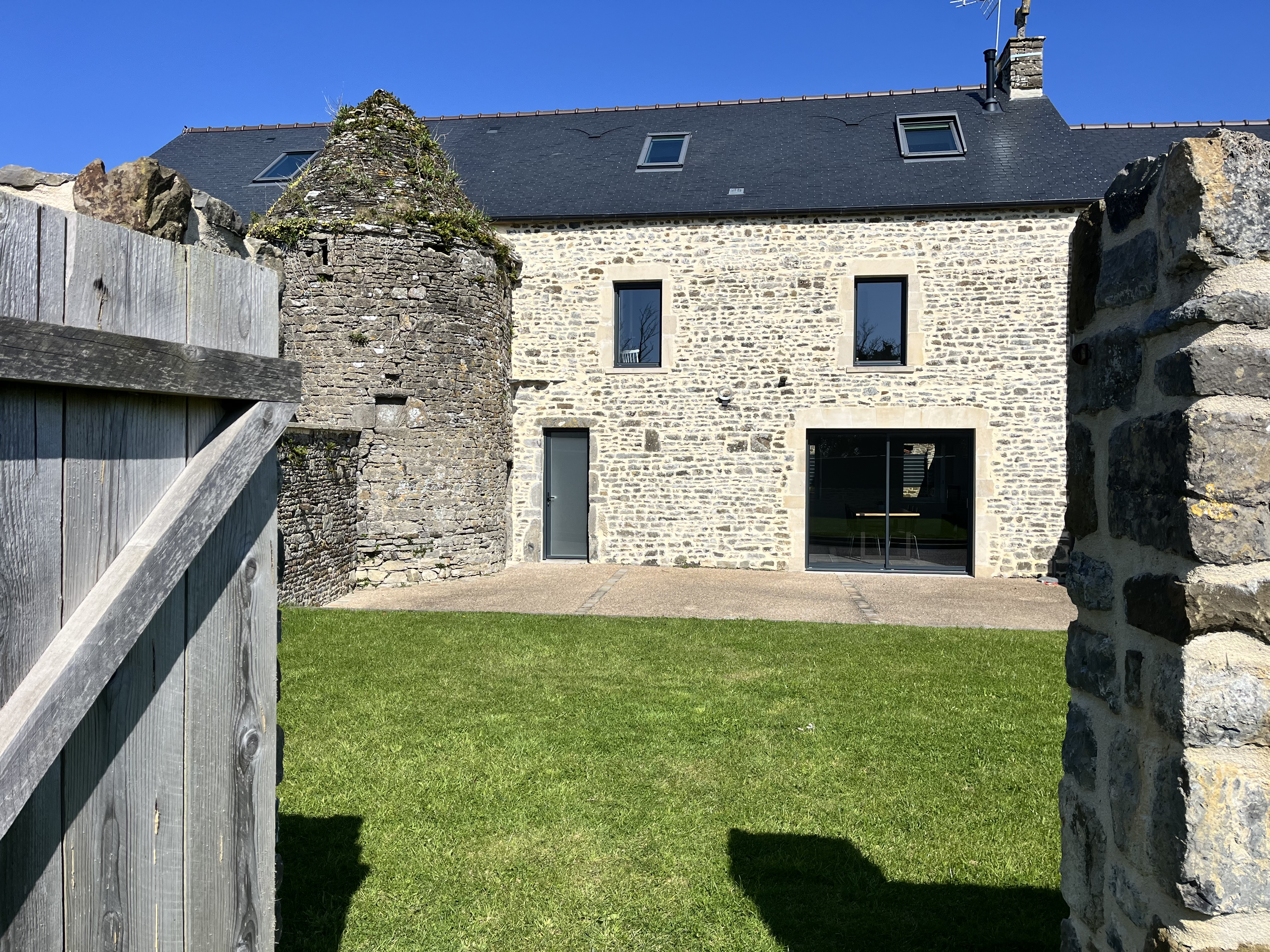 French property for sale in Port-Bail-sur-Mer, Manche - €2,287,000 - photo 