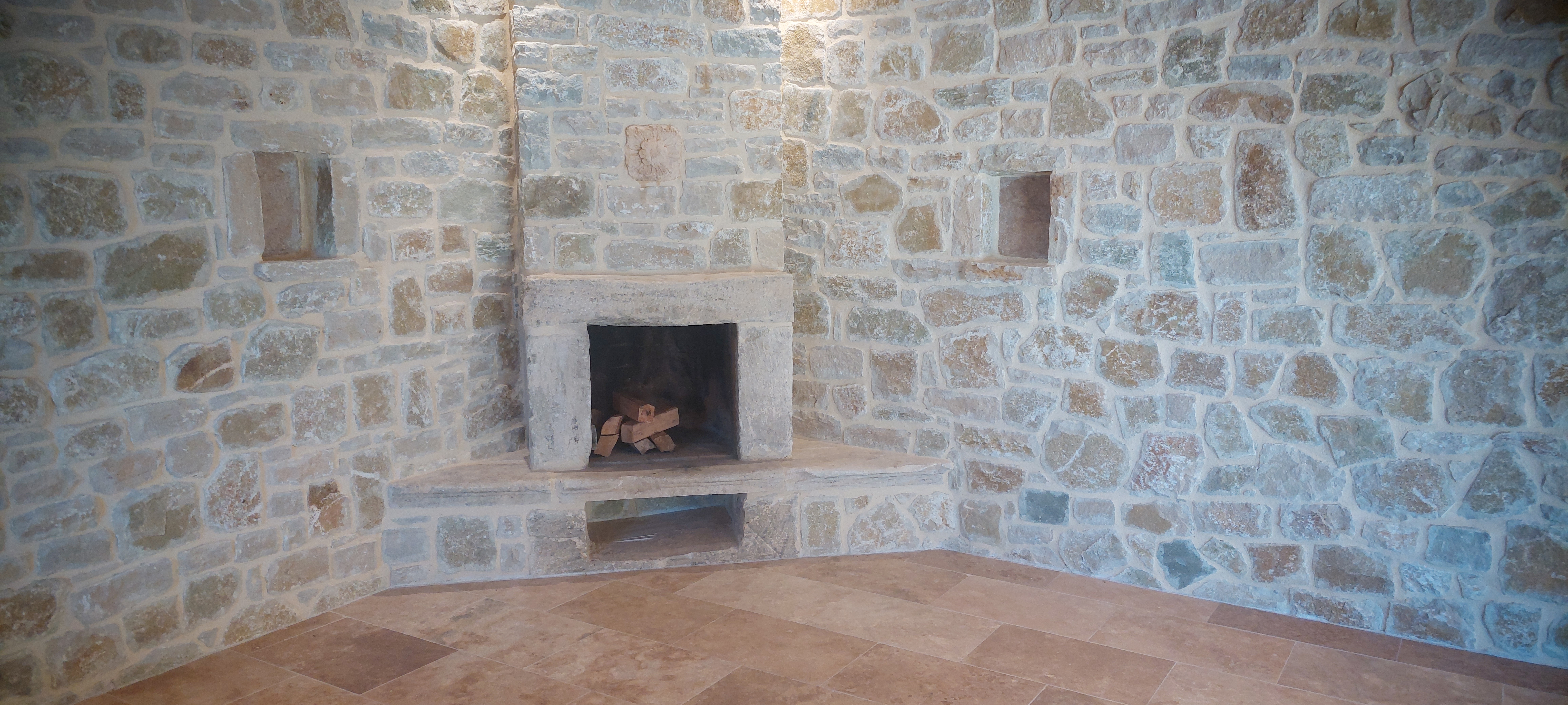 French property for sale in Saint-André-de-Roquepertuis, Gard - €995,000 - photo 