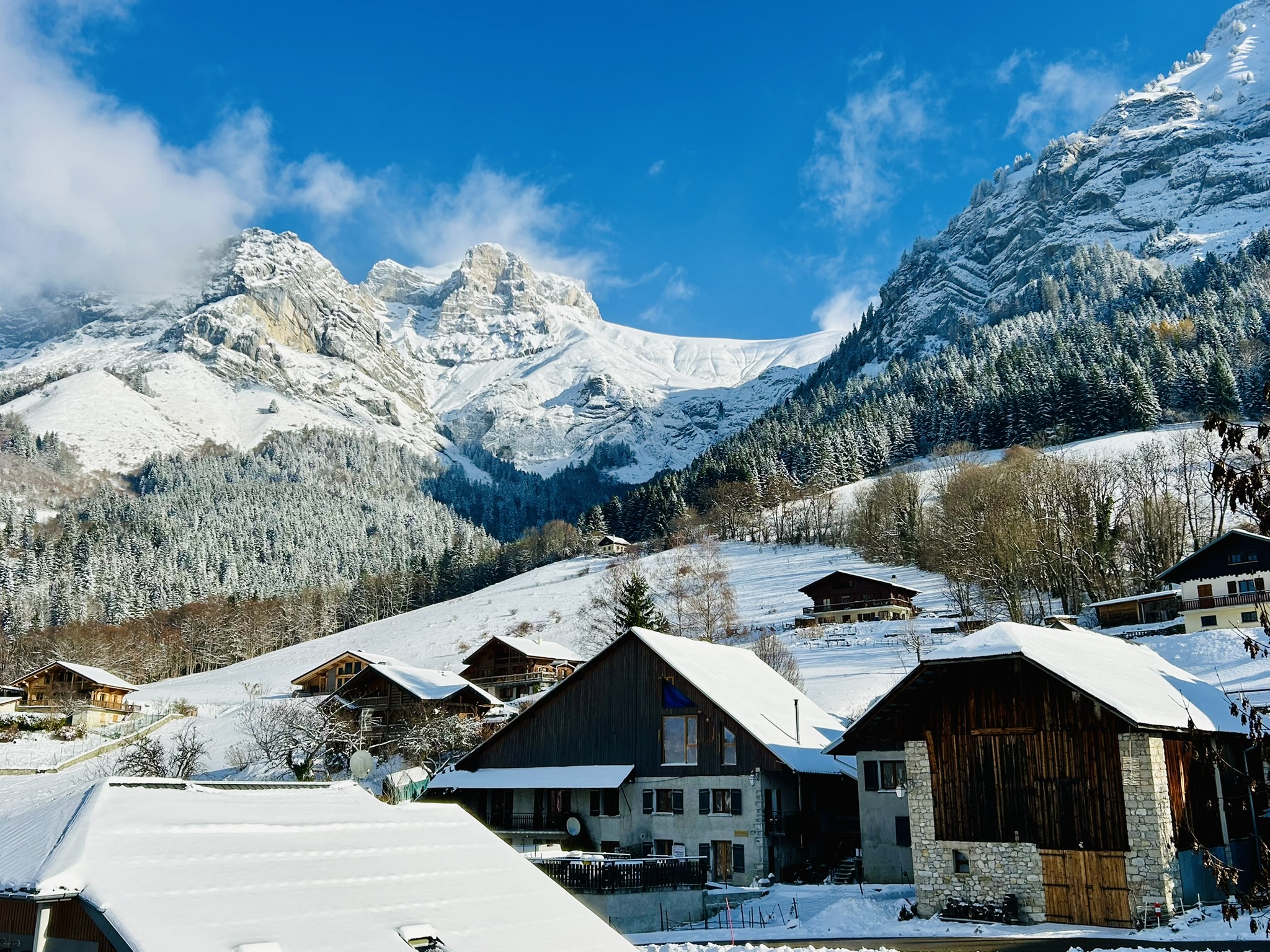 Propriété en France à vendre à Talloires-Montmin, Haute-Savoie - €660 000 - photo 