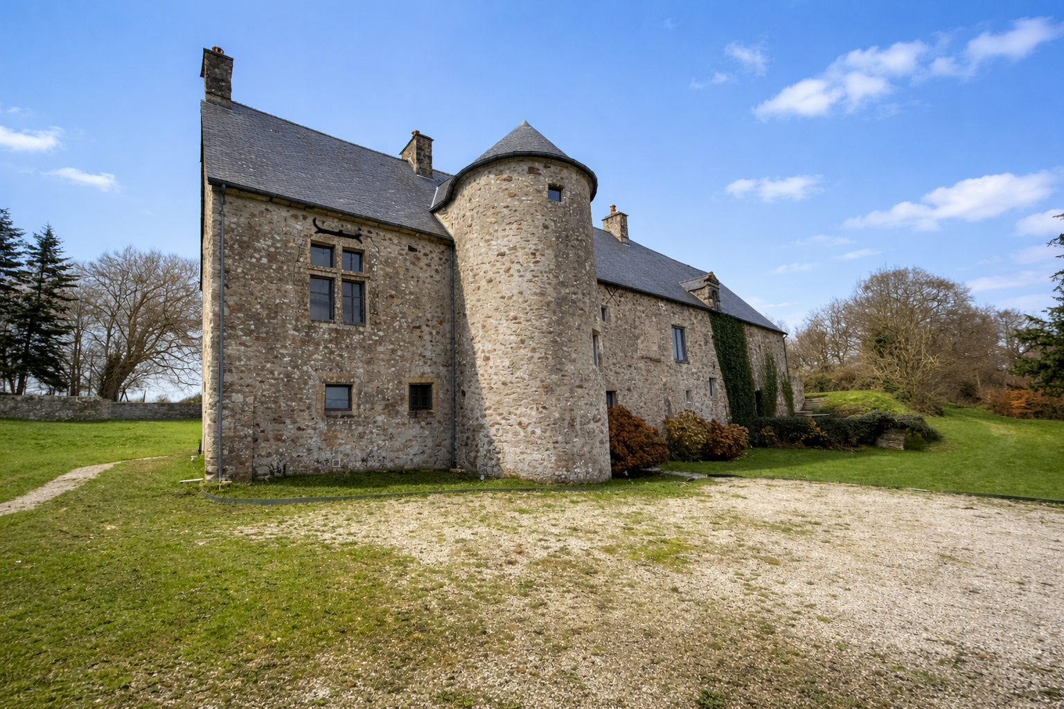 Propriété en France à vendre à Sortosville, Manche - €675 000 - photo 