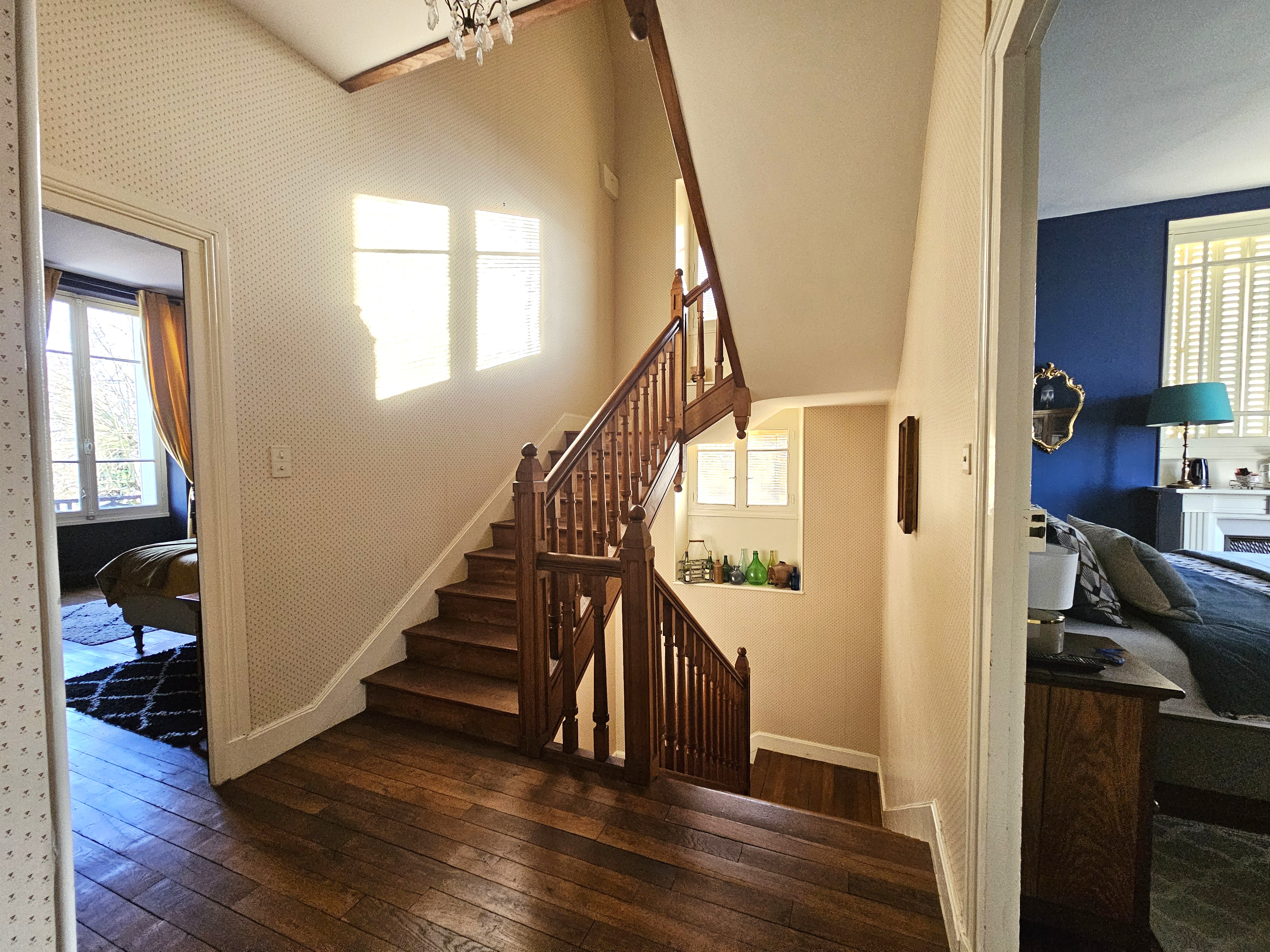 French property for sale in Cosne-d'Allier, Allier - €455,800 - photo 