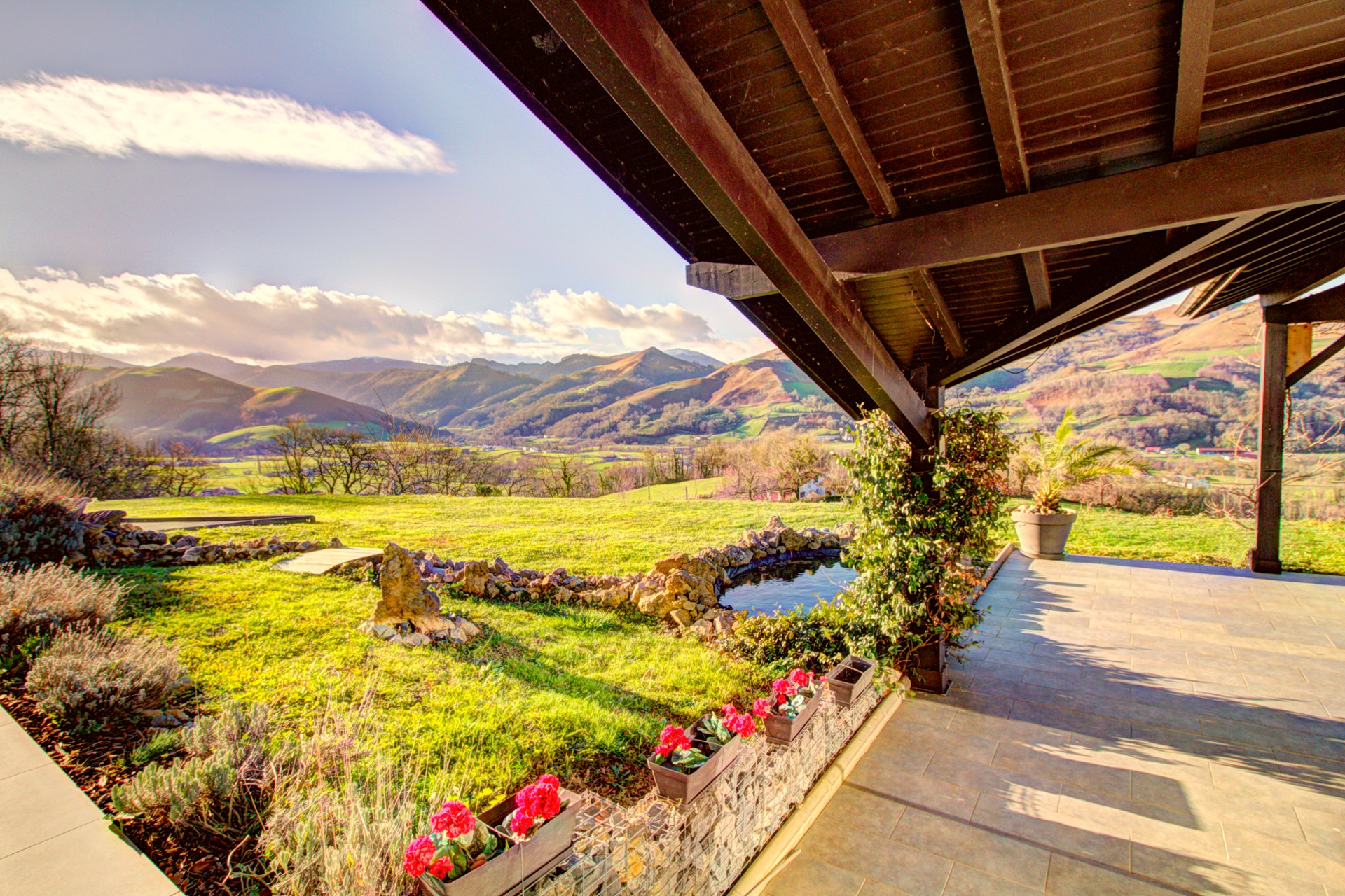 Propriété en France à vendre à Saint-Jean-Pied-de-Port, Pyrénées-Atlantiques - €735 000 - photo 