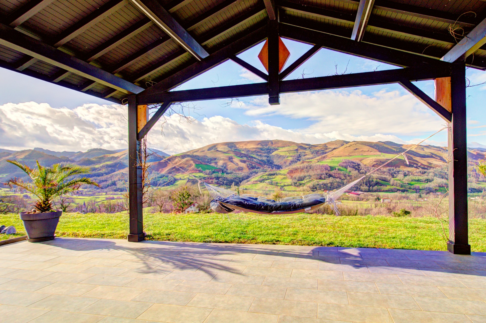 Propriété en France à vendre à Saint-Jean-Pied-de-Port, Pyrénées-Atlantiques - €735 000 - photo 