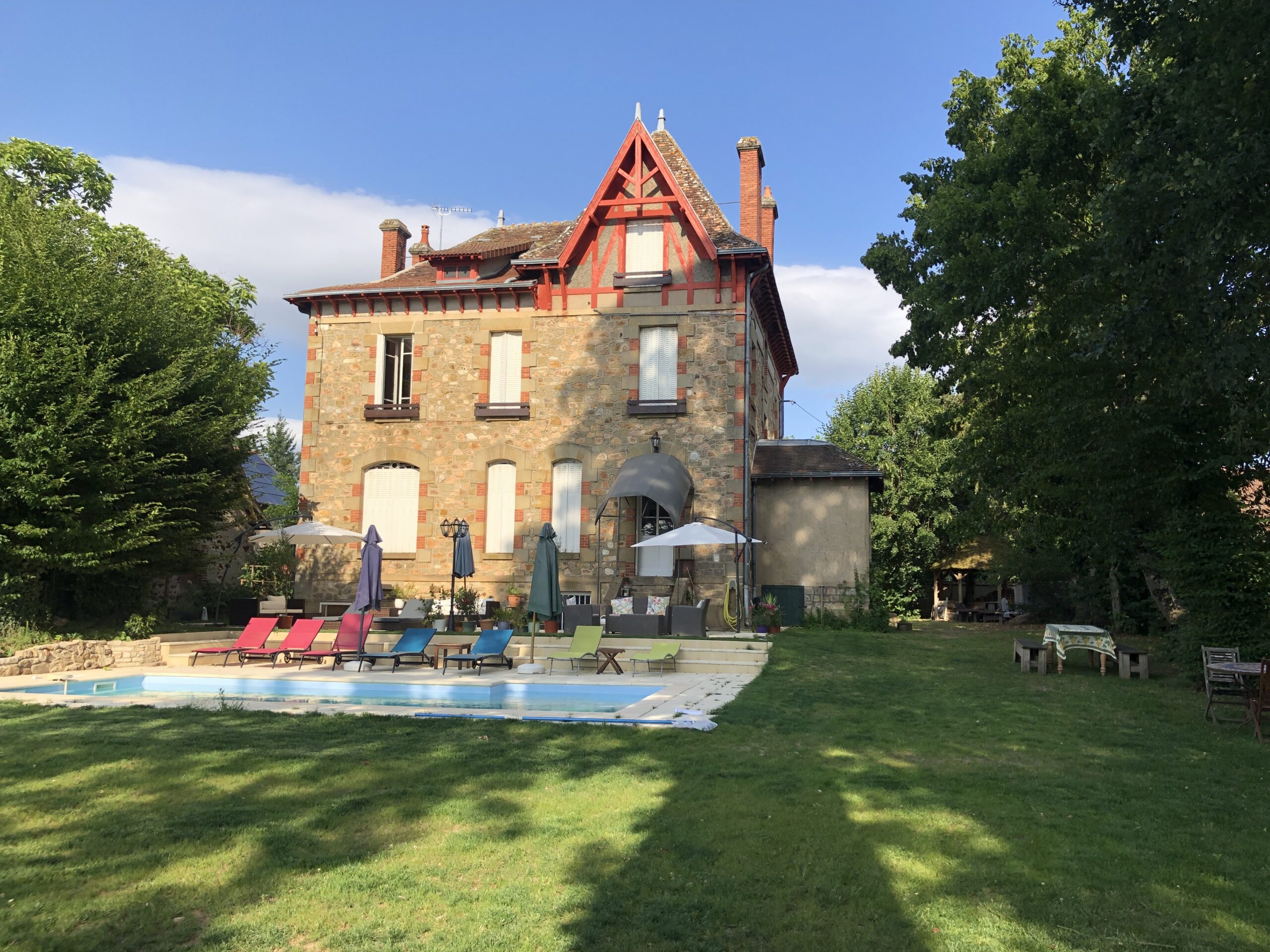 French property for sale in Cosne-d'Allier, Allier - €455,800 - photo 