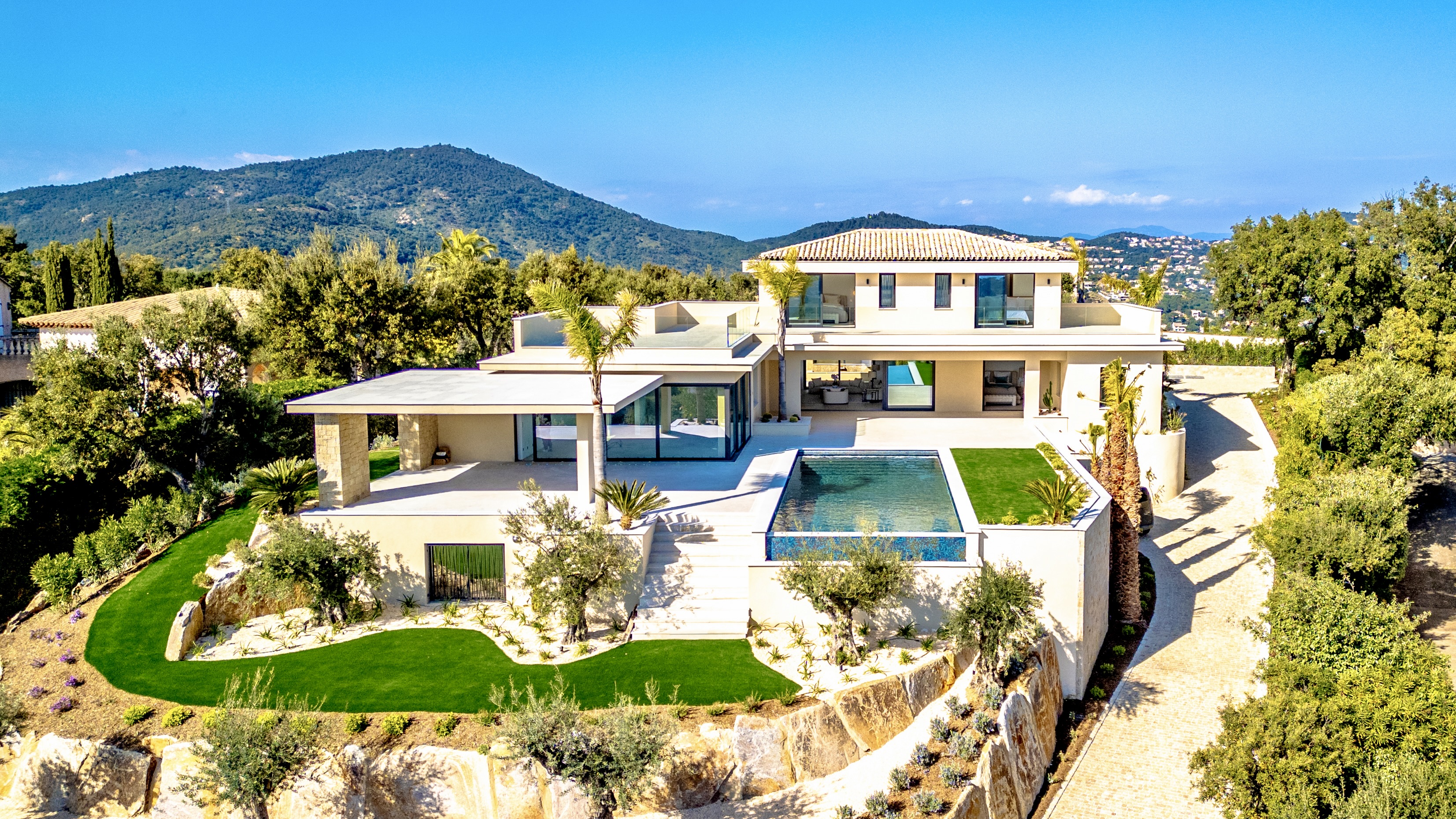 French property for sale in Sainte-Maxime, Var - €6,900,000 - photo 