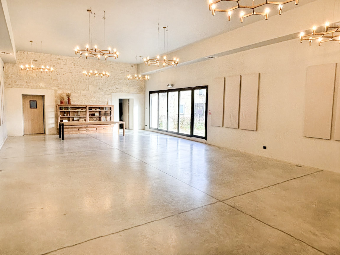 Propriété en France à vendre à Angoulême, Charente - €2 736 840 - photo 