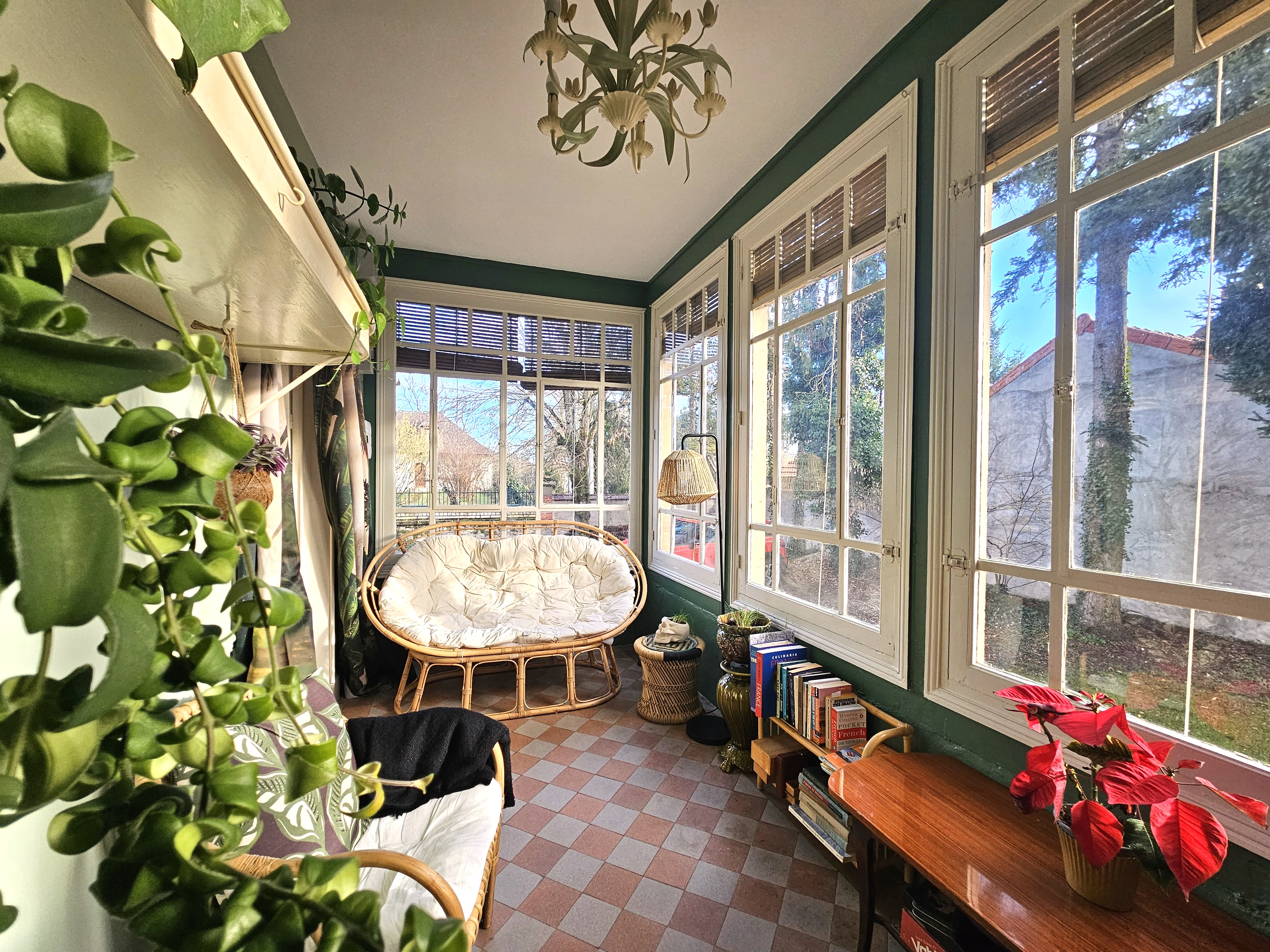 French property for sale in Cosne-d'Allier, Allier - €455,800 - photo 