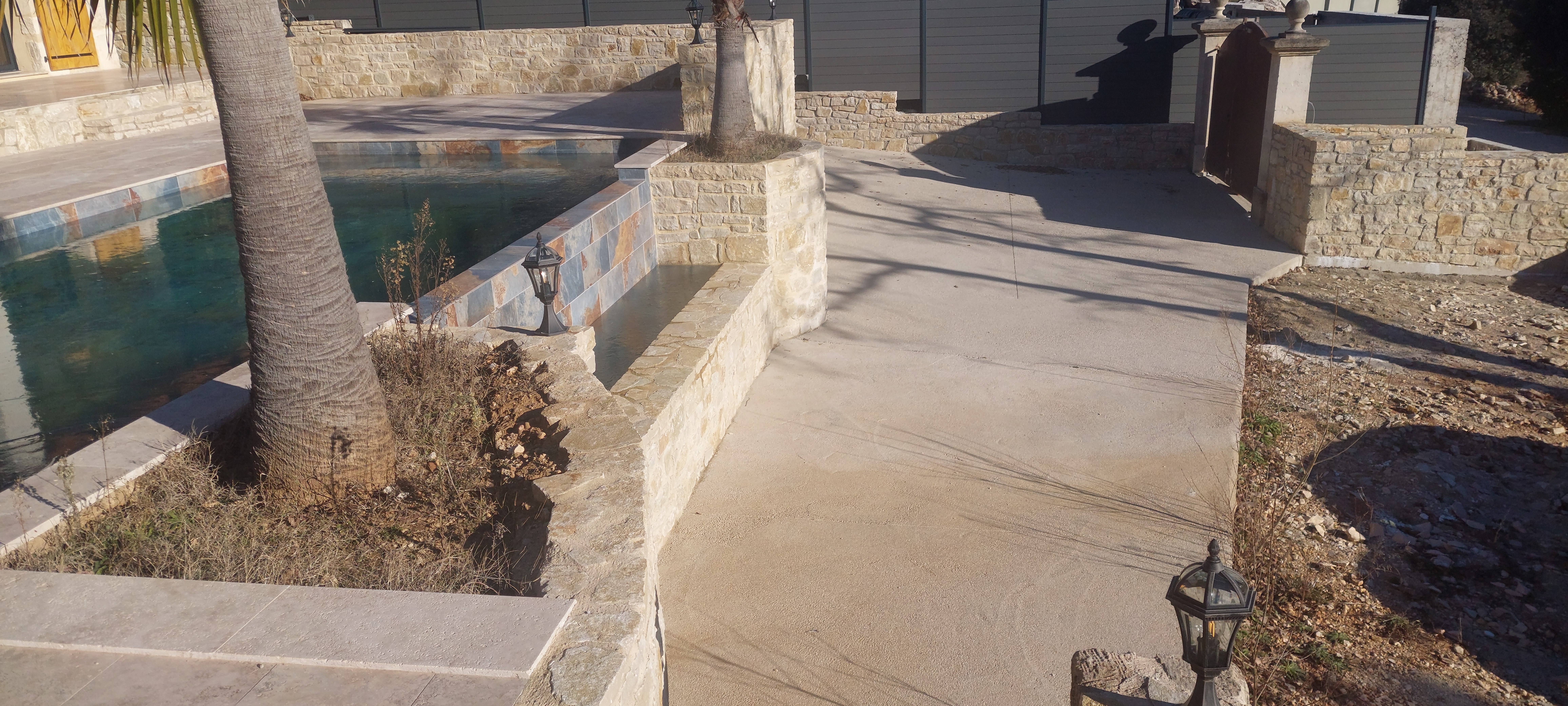 French property for sale in Saint-André-de-Roquepertuis, Gard - €995,000 - photo 