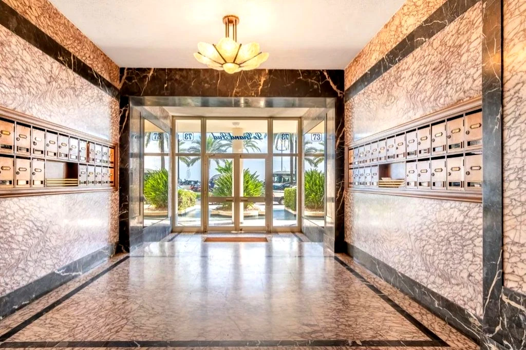 French property for sale in Nice, Alpes-Maritimes - €719,000 - photo 