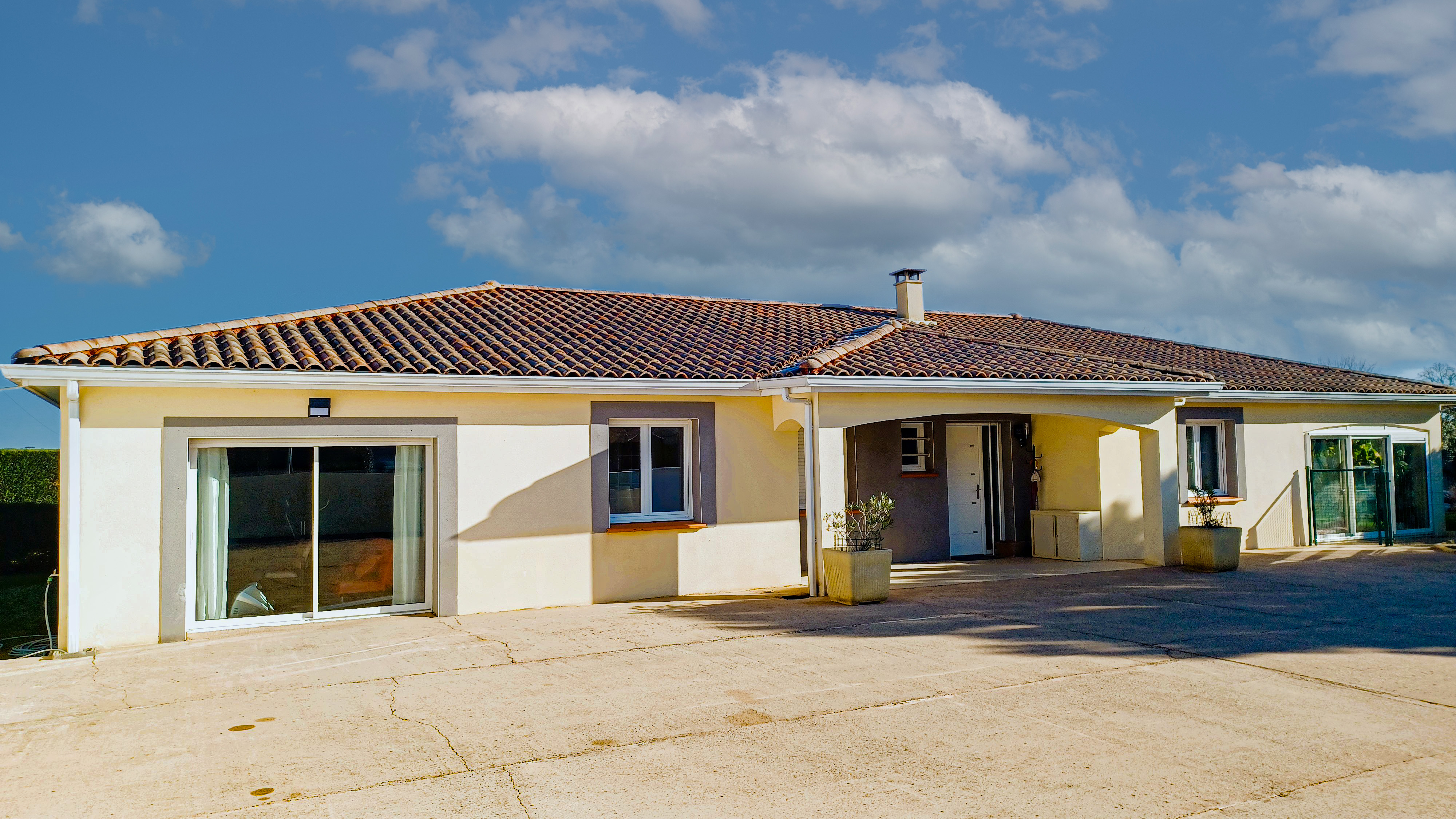 French property for sale in Seilh, Haute-Garonne - €595,000 - photo 