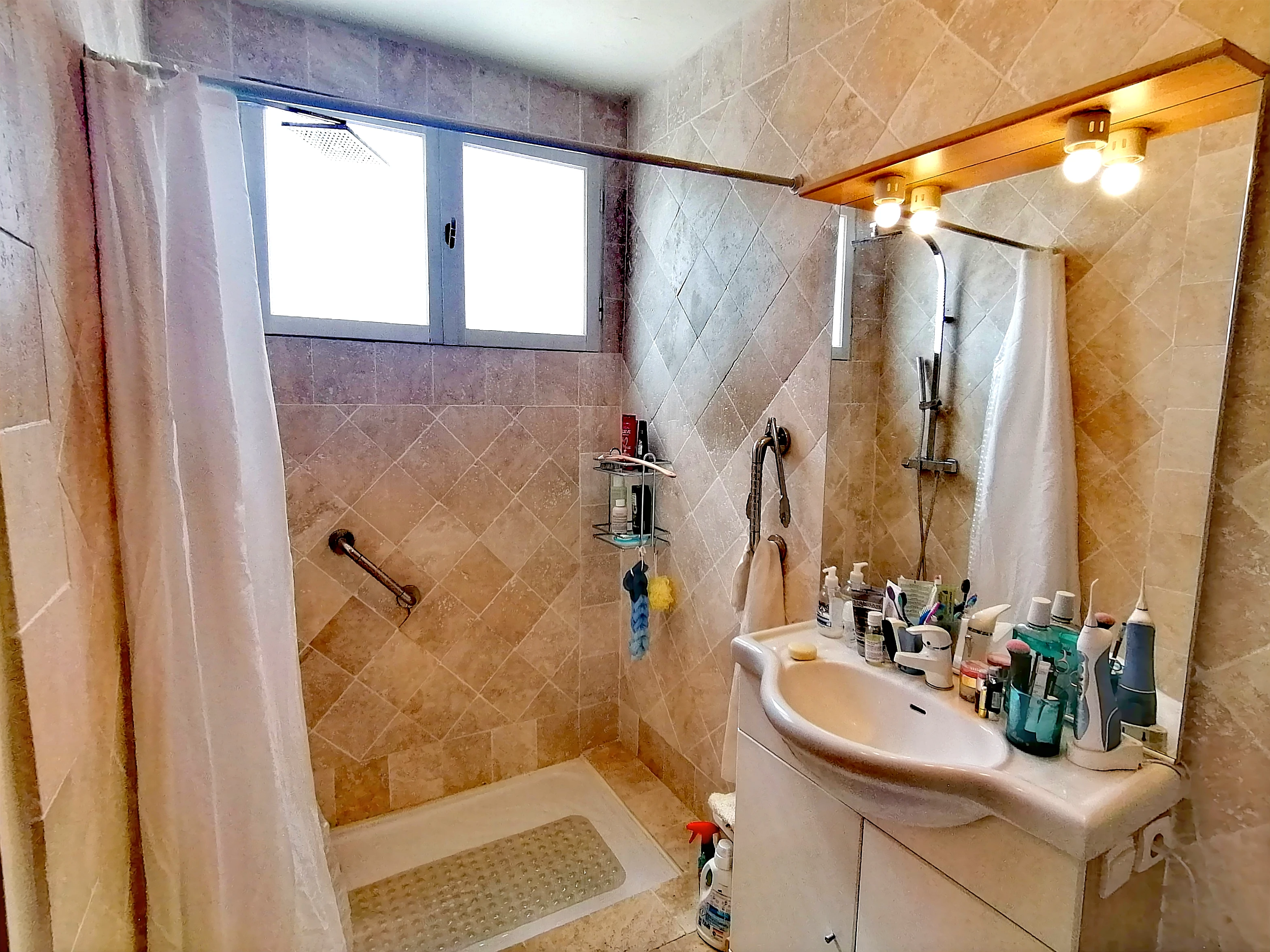 French property for sale in Belcodène, Bouches-du-Rhône - €825,000 - photo 