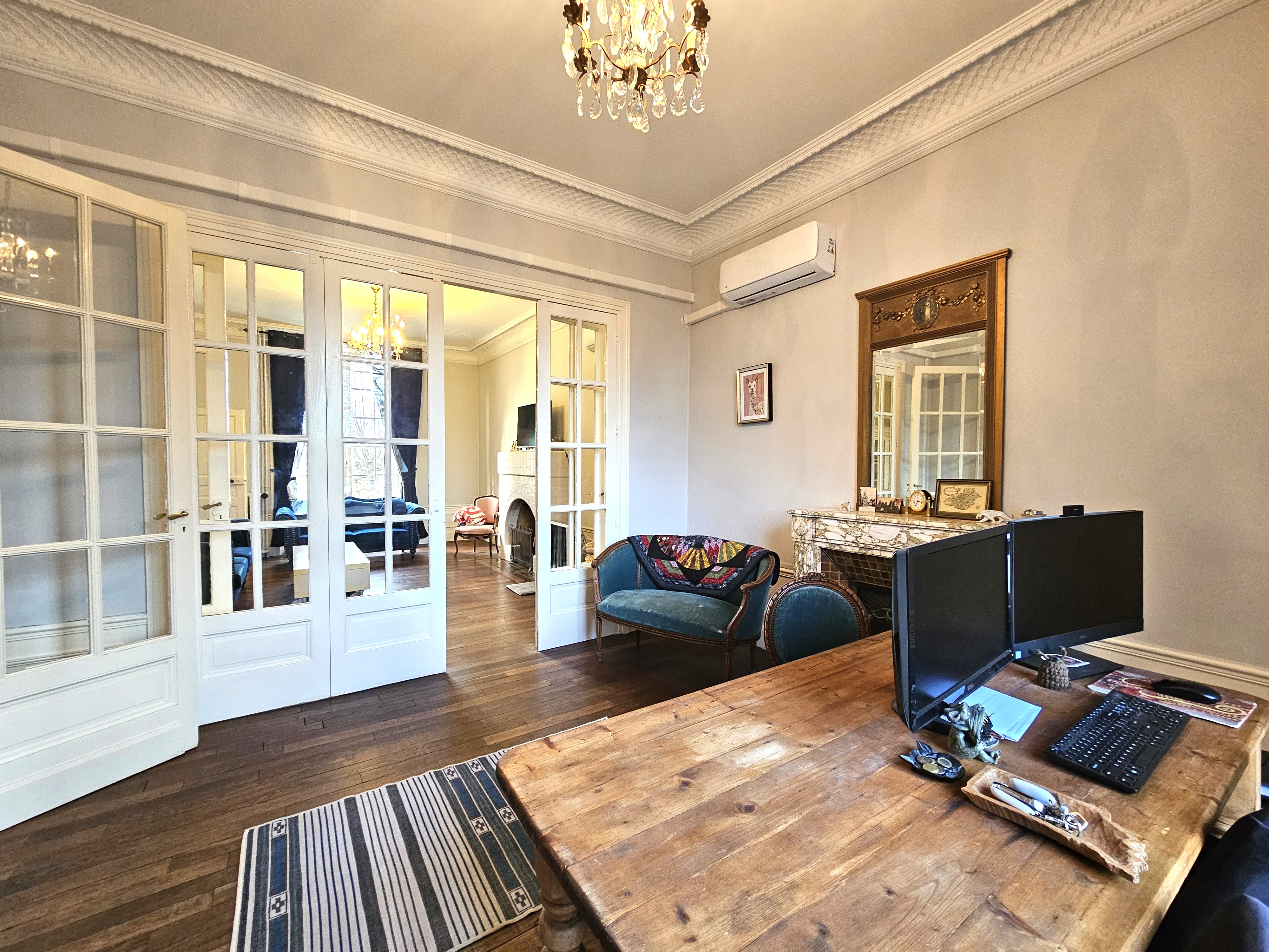 French property for sale in Cosne-d'Allier, Allier - €455,800 - photo 