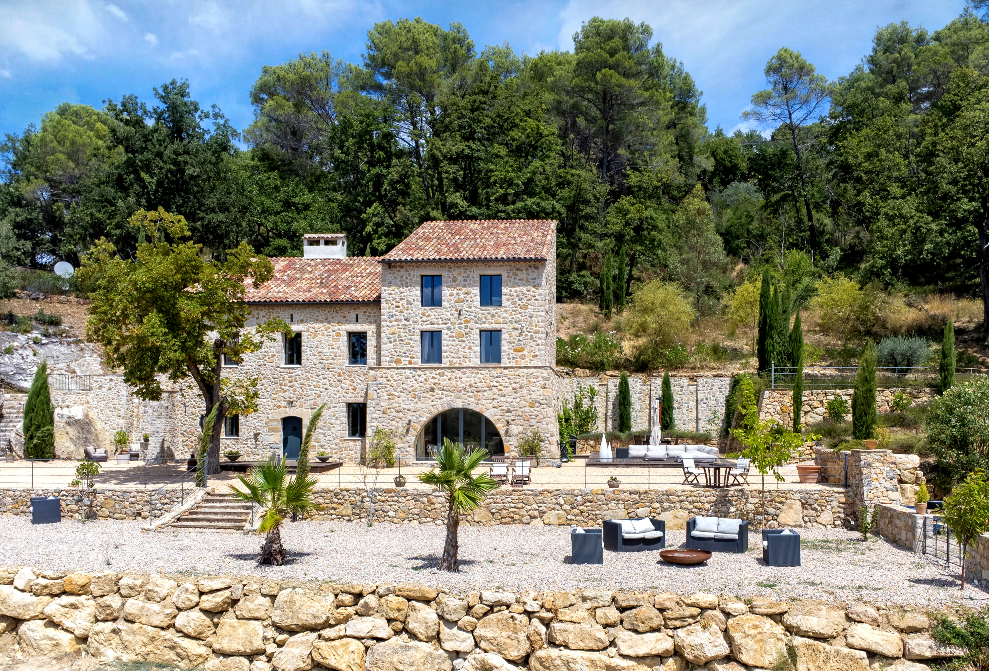 French property for sale in Tourrettes, Var - €2,150,000 - photo 