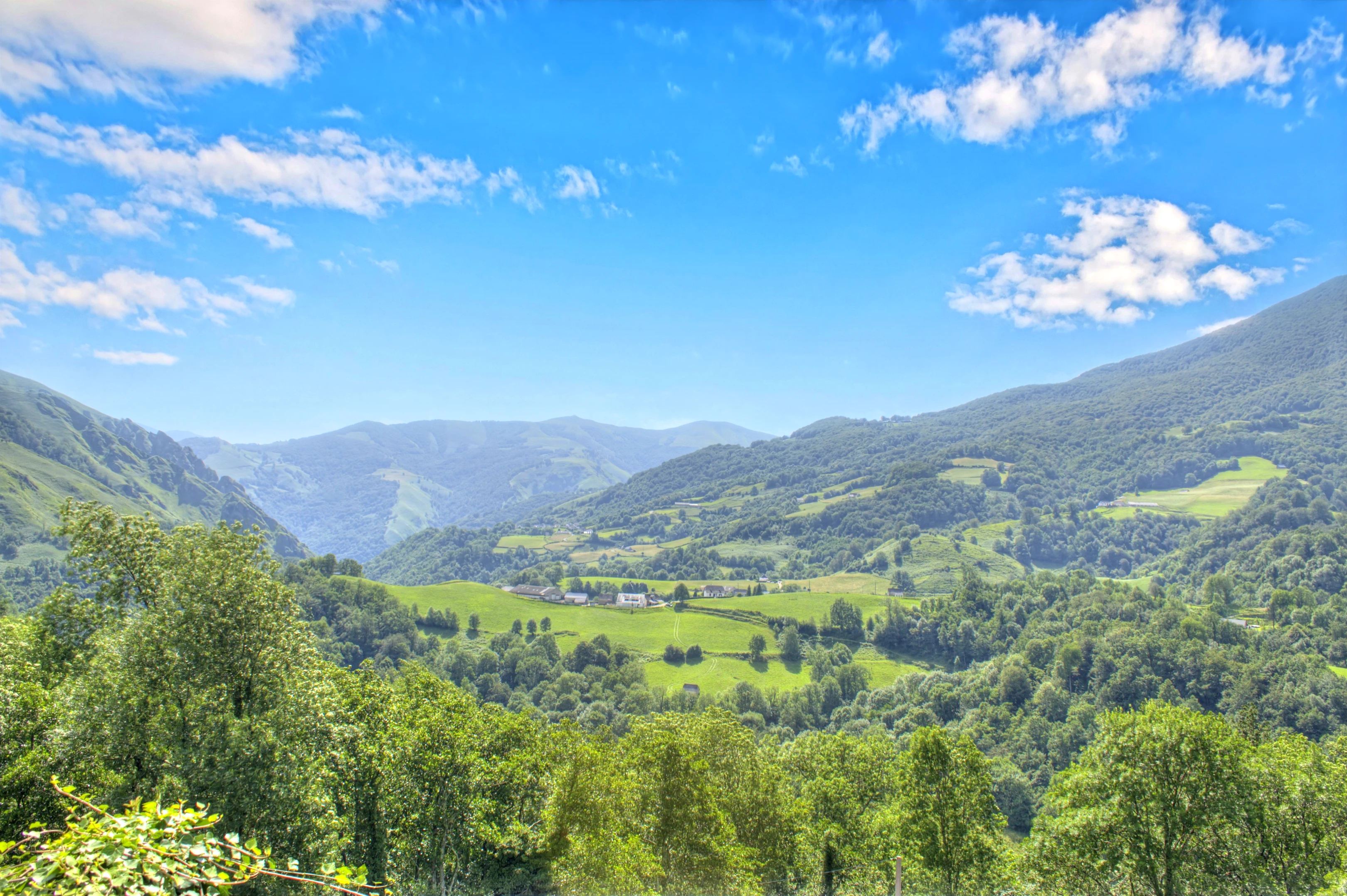 French property for sale in Tardets-Sorholus, Pyrénées-Atlantiques - €450,000 - photo 