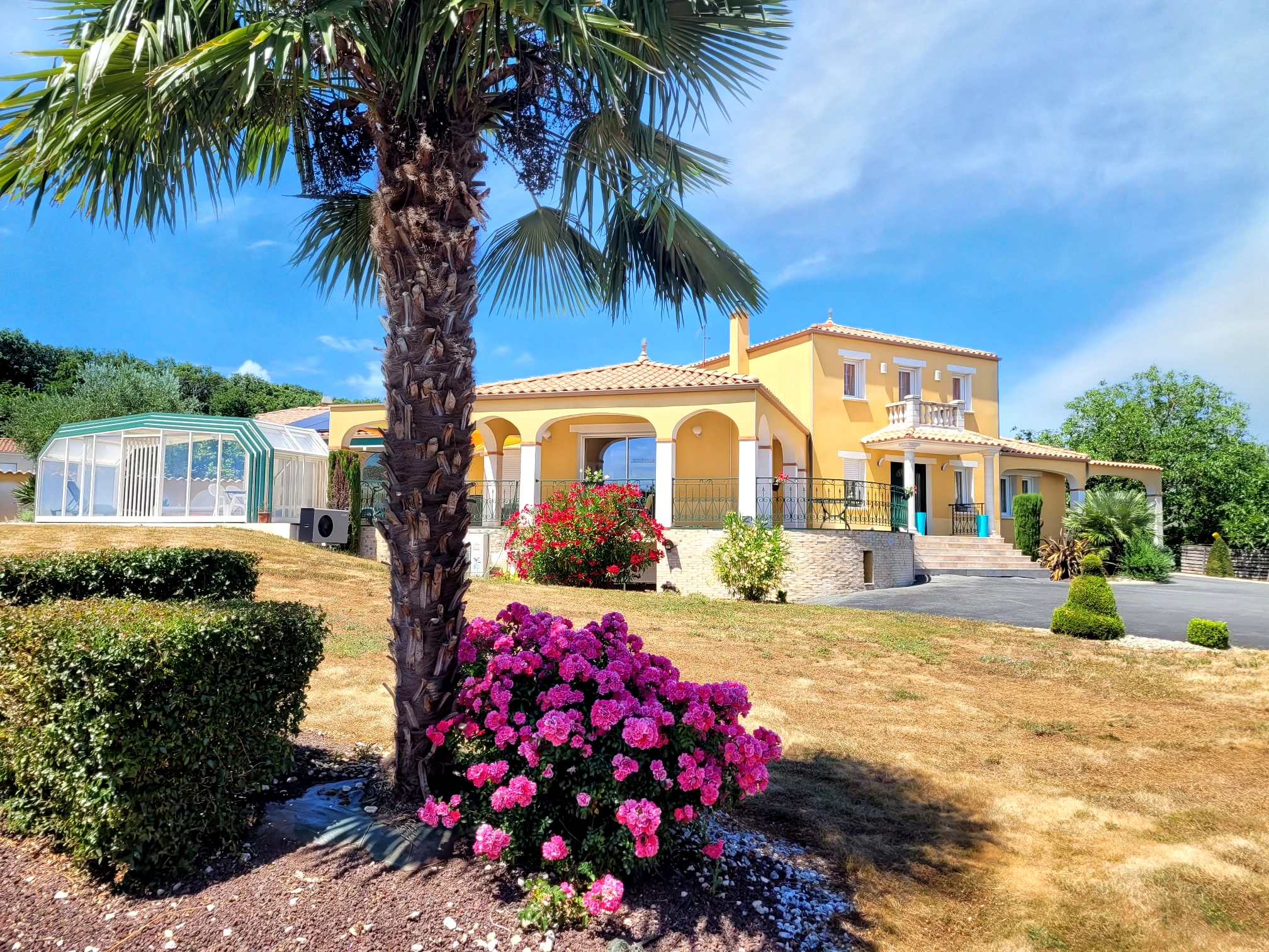 Propriété en France à vendre à Chantonnay, Vendée - €583 000 - photo 