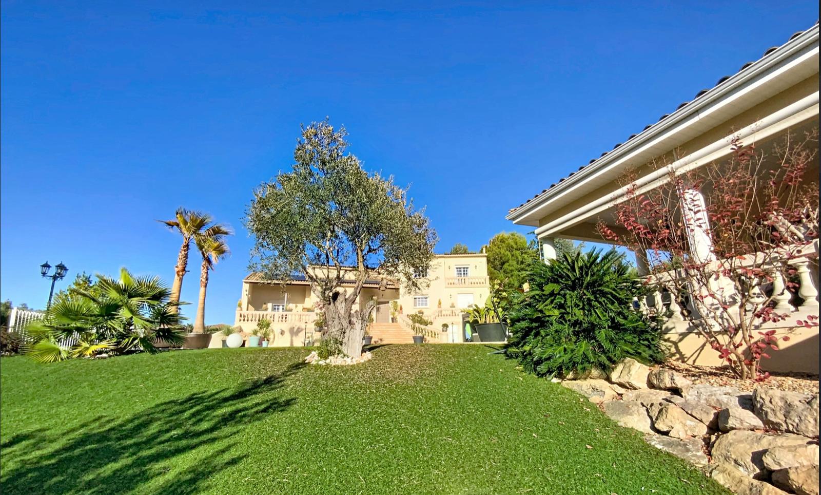 French property for sale in Béziers, Hérault - €1,260,000 - photo 