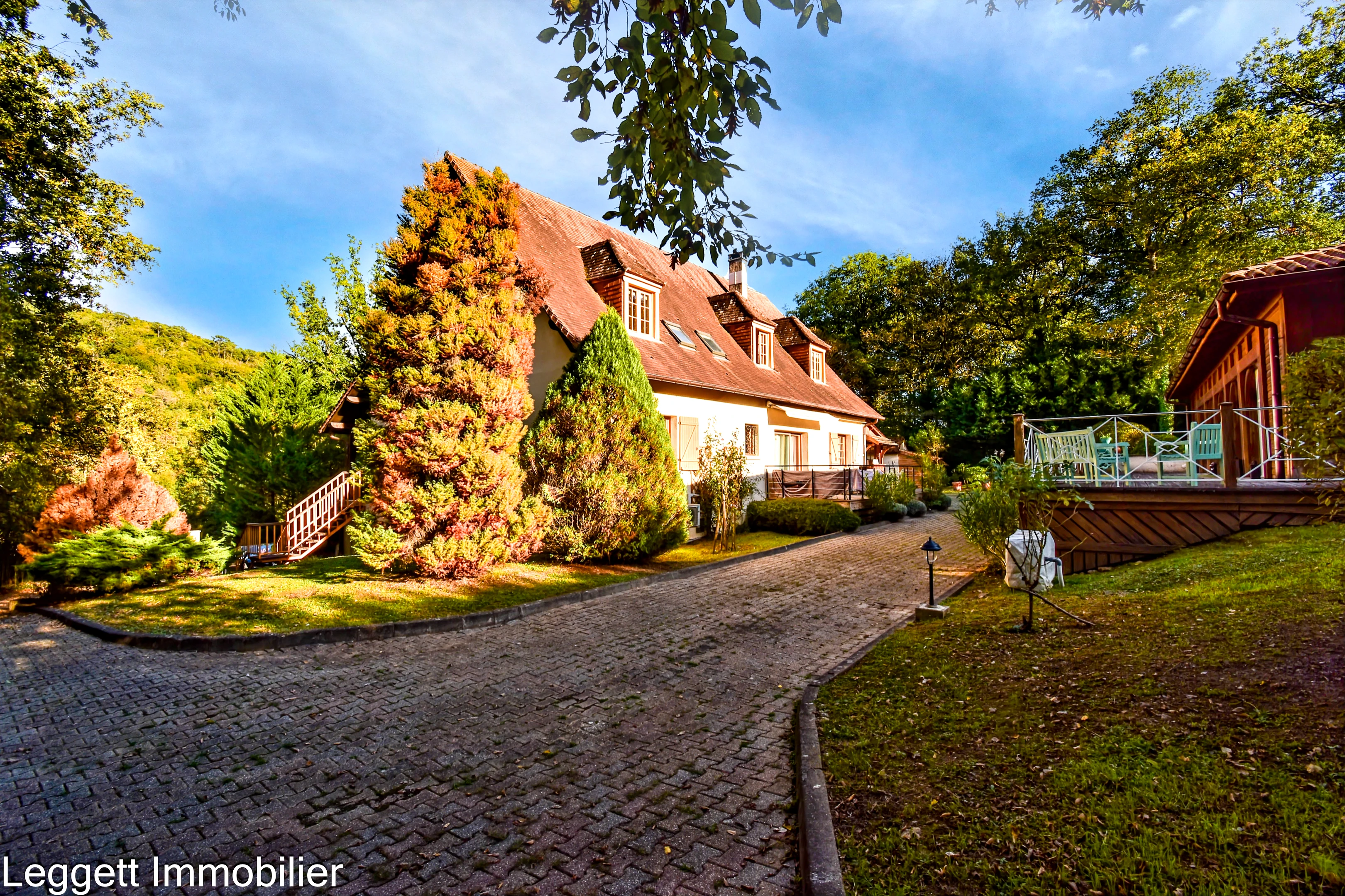 Propriété en France à vendre à Terrasson-Lavilledieu, Dordogne - €598 500 - photo 