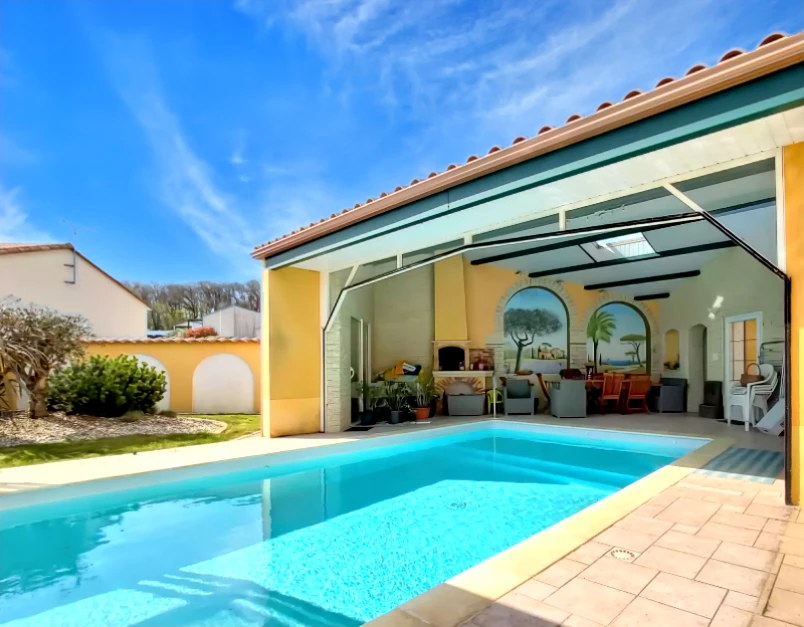 Propriété en France à vendre à Chantonnay, Vendée - €583 000 - photo 