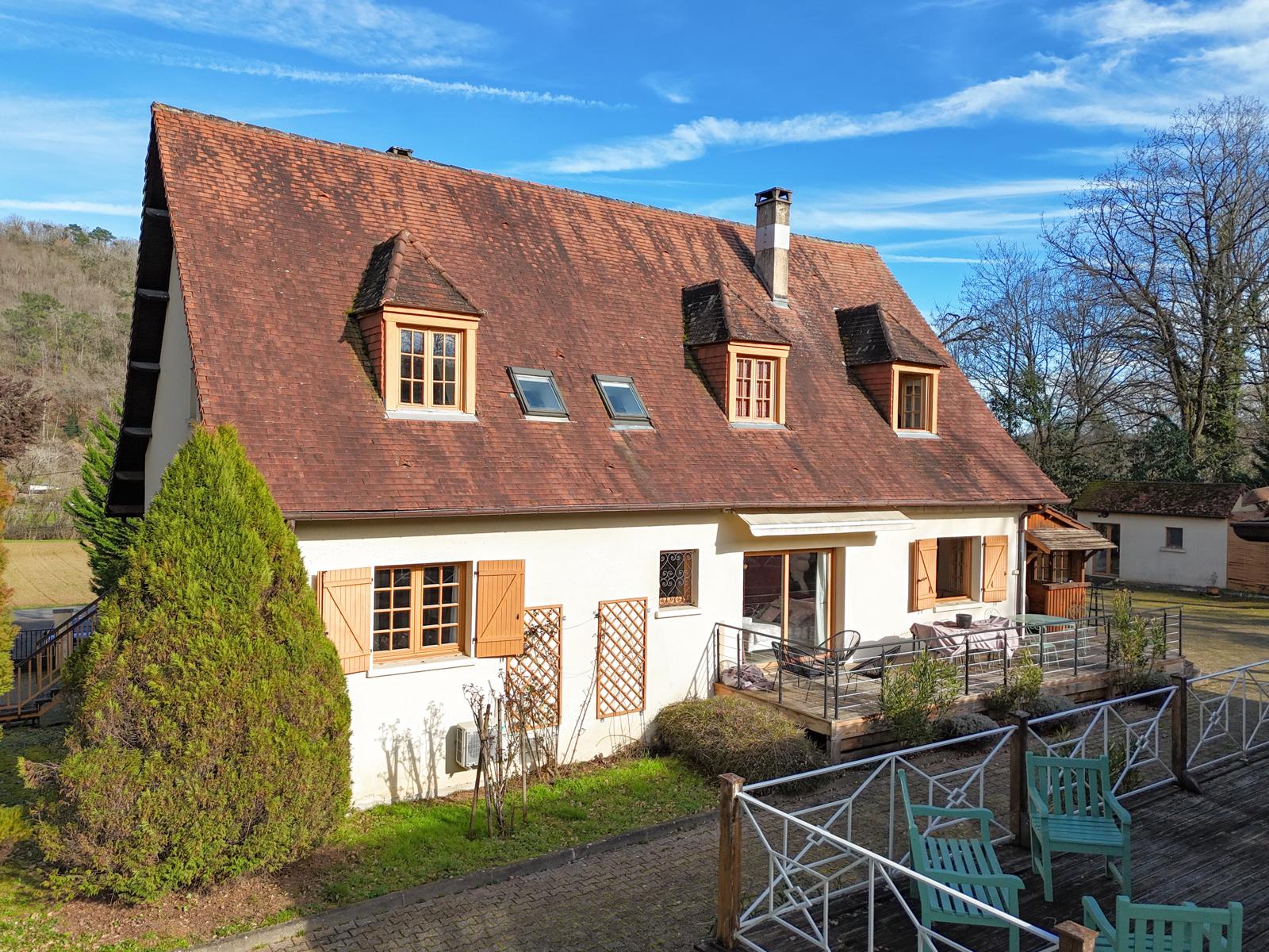 Propriété en France à vendre à Terrasson-Lavilledieu, Dordogne - €598 500 - photo 