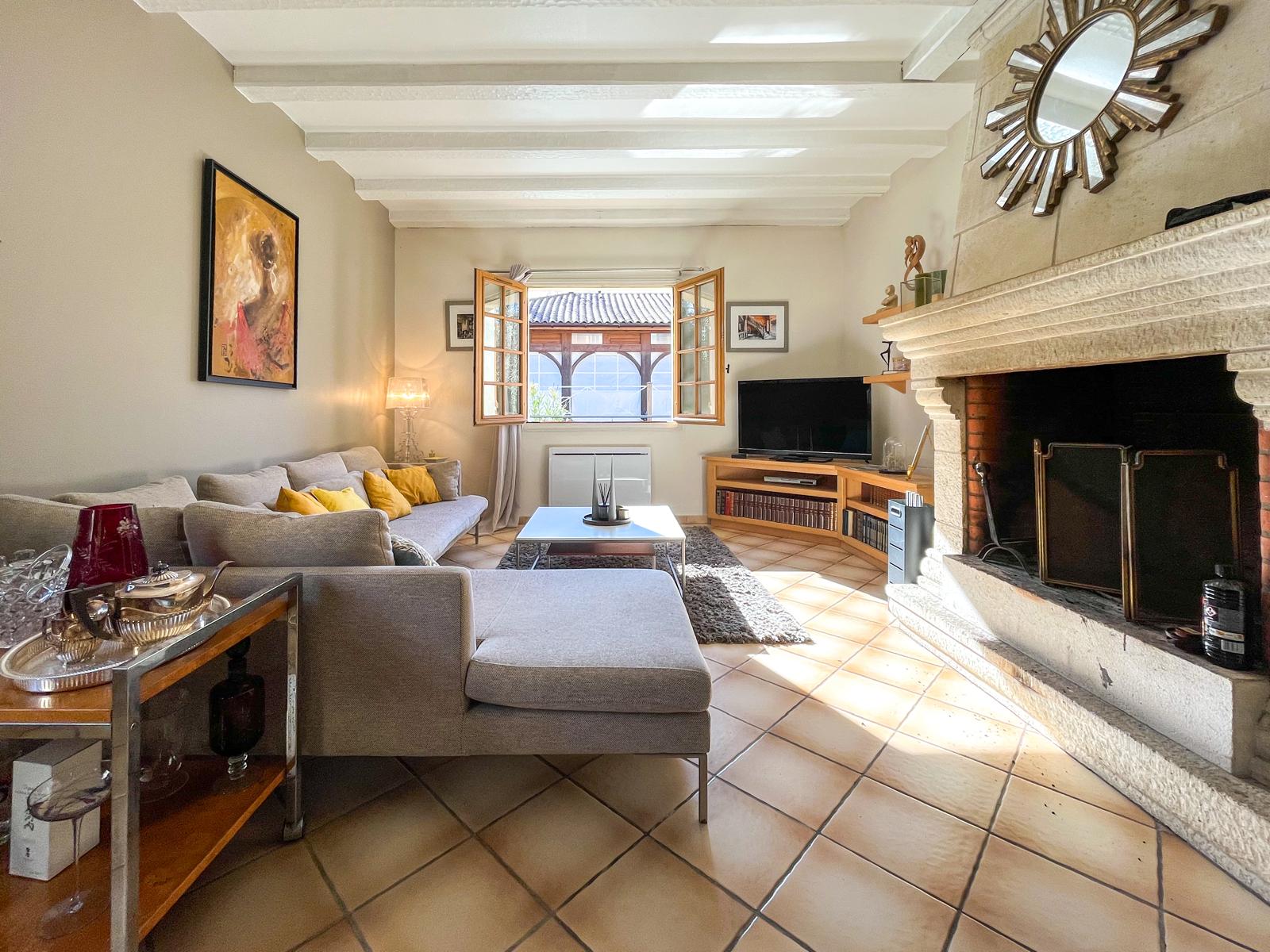 Propriété en France à vendre à Terrasson-Lavilledieu, Dordogne - €598 500 - photo 