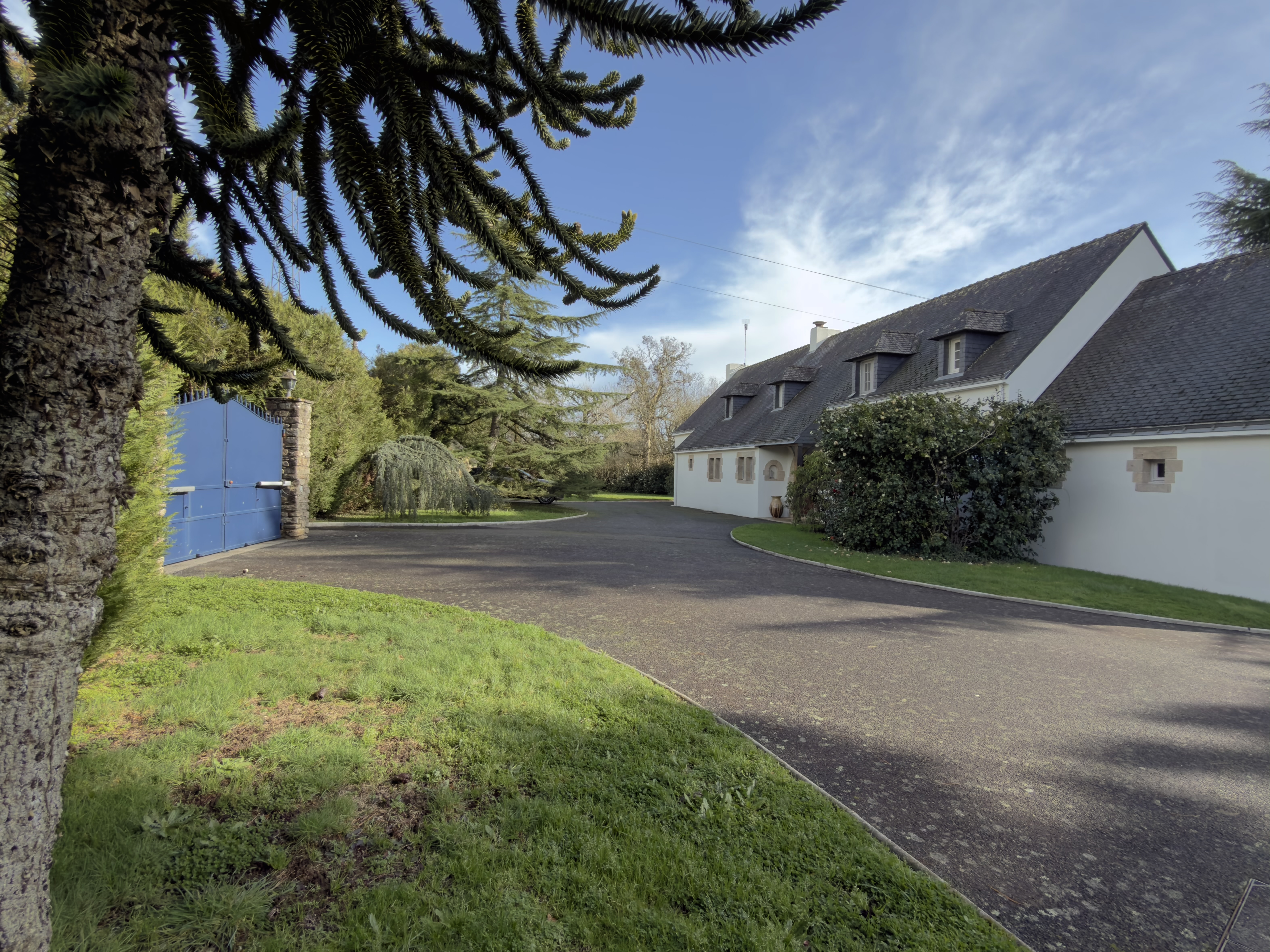 Propriété en France à vendre à Pontchâteau, Loire-Atlantique - €890 400 - photo 