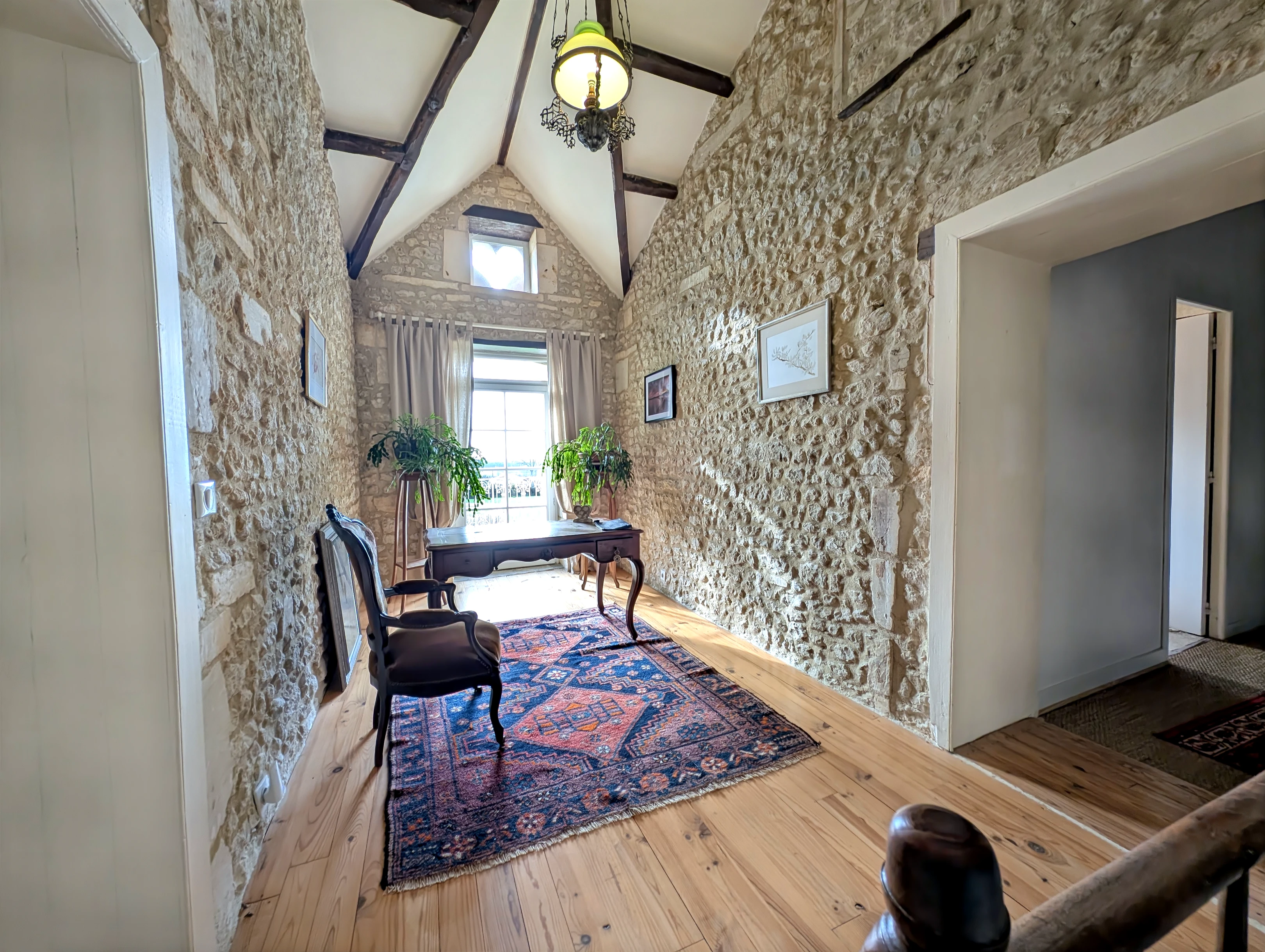 Propriété en France à vendre à Semoussac, Charente-Maritime - €460 000 - photo 