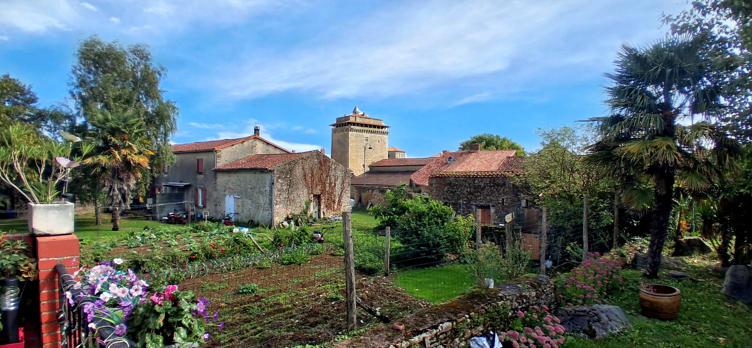 Propriété en France à vendre à Bazoges-en-Pareds, Vendée - €556 500 - photo 