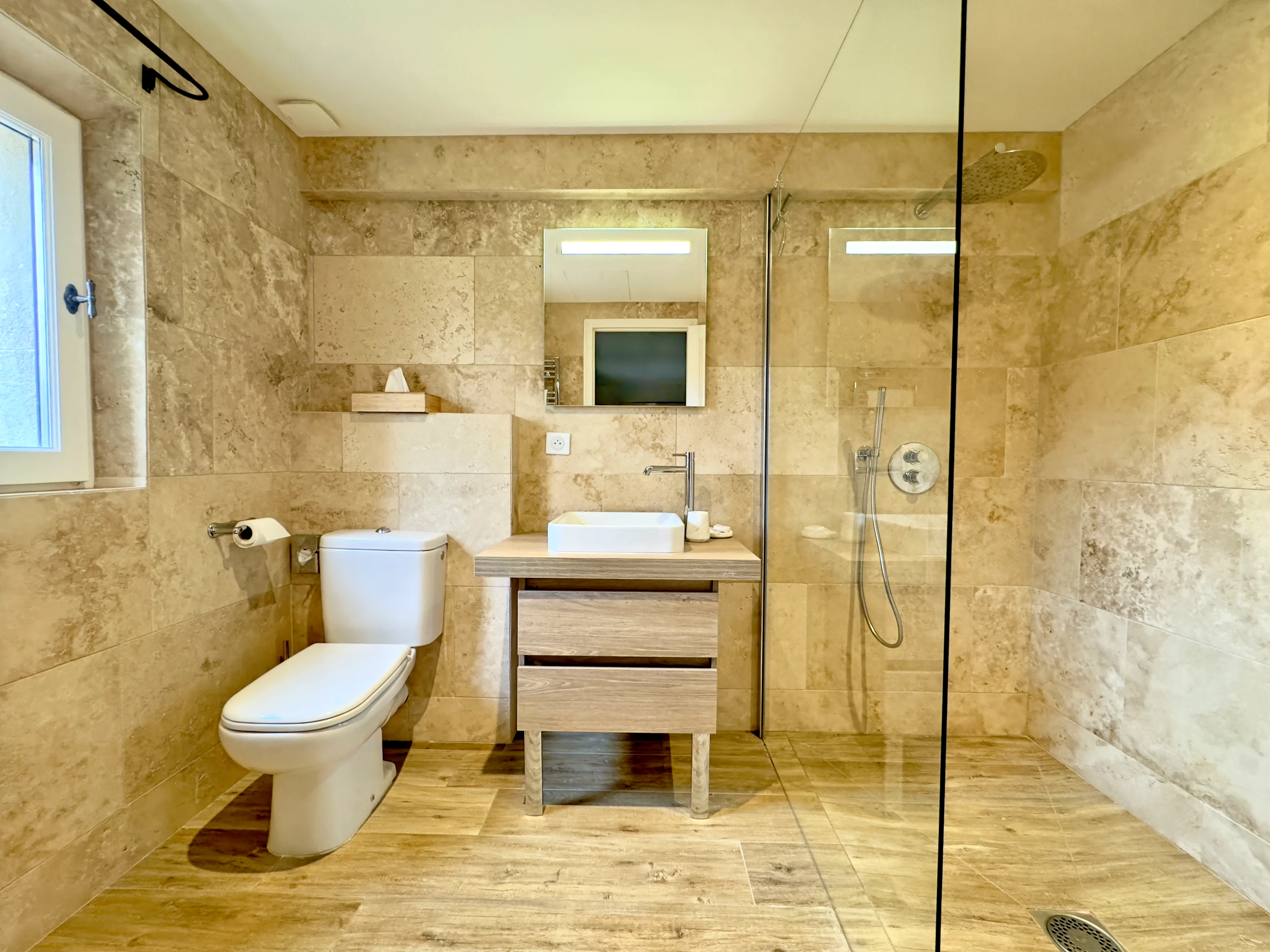 French property for sale in Eygalières, Bouches-du-Rhône - €2,075,000 - photo 