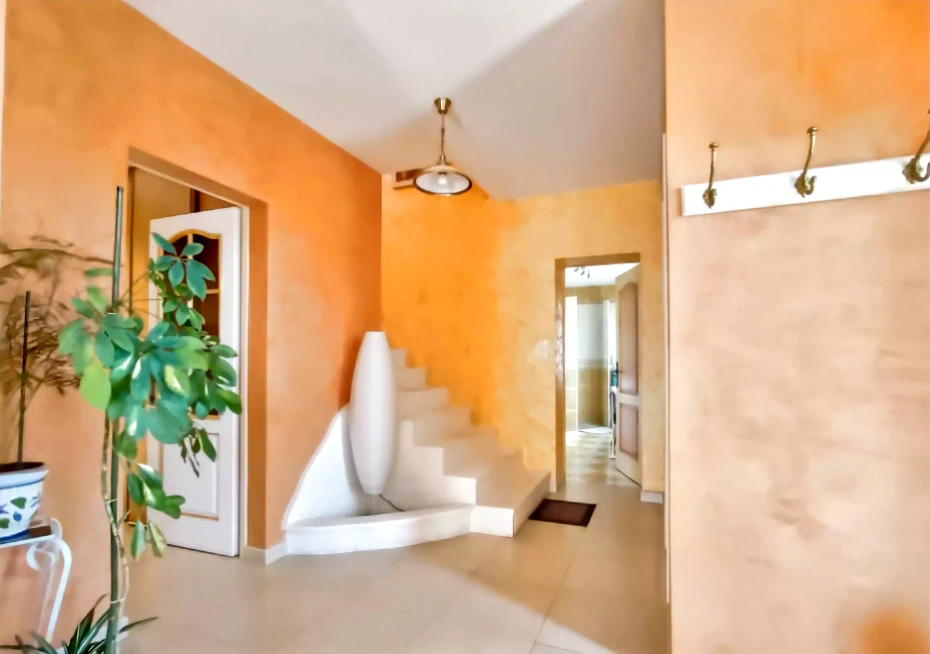 Propriété en France à vendre à Chantonnay, Vendée - €583 000 - photo 