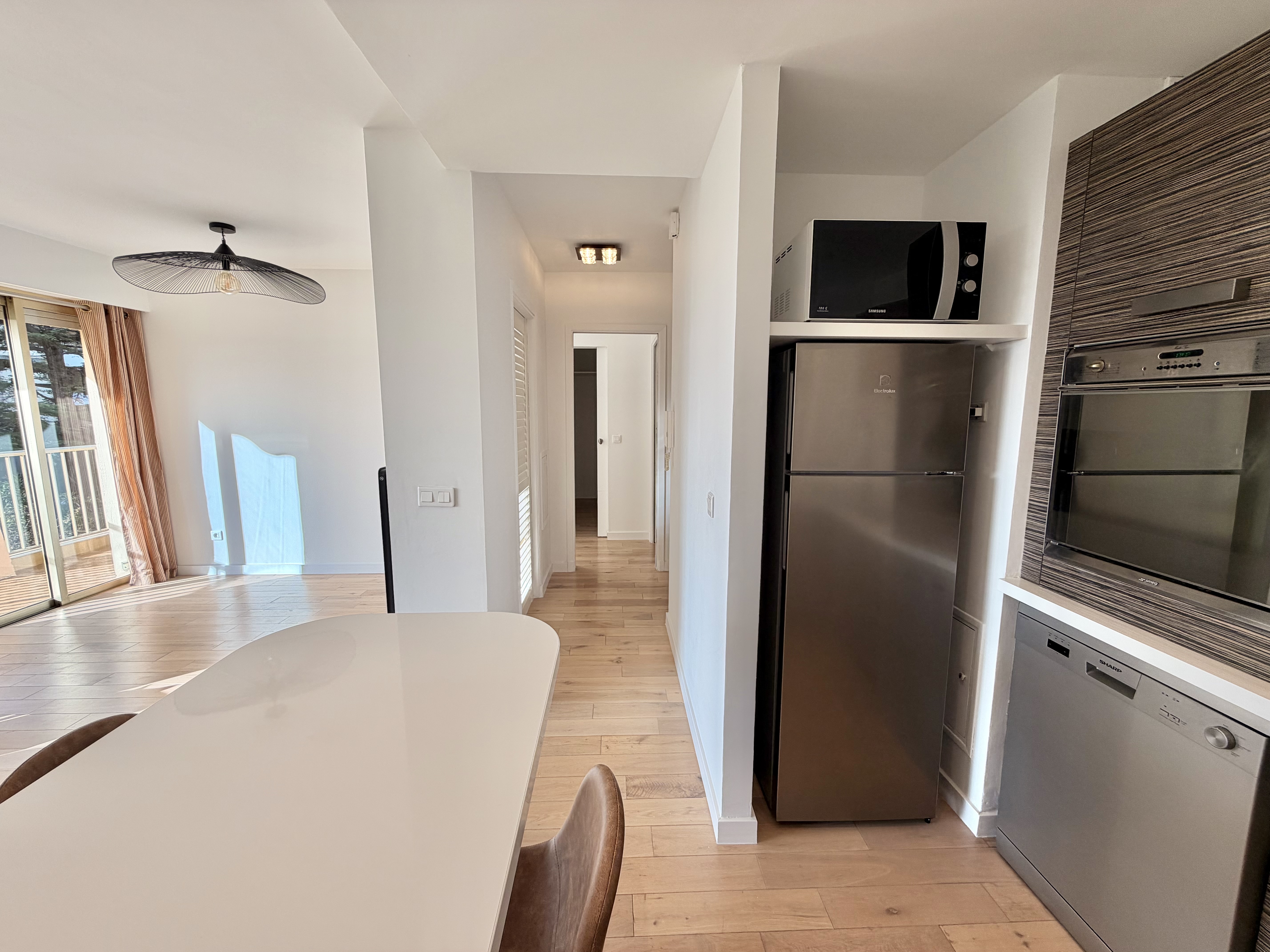 French property for sale in Antibes, Alpes-Maritimes - €425,000 - photo 