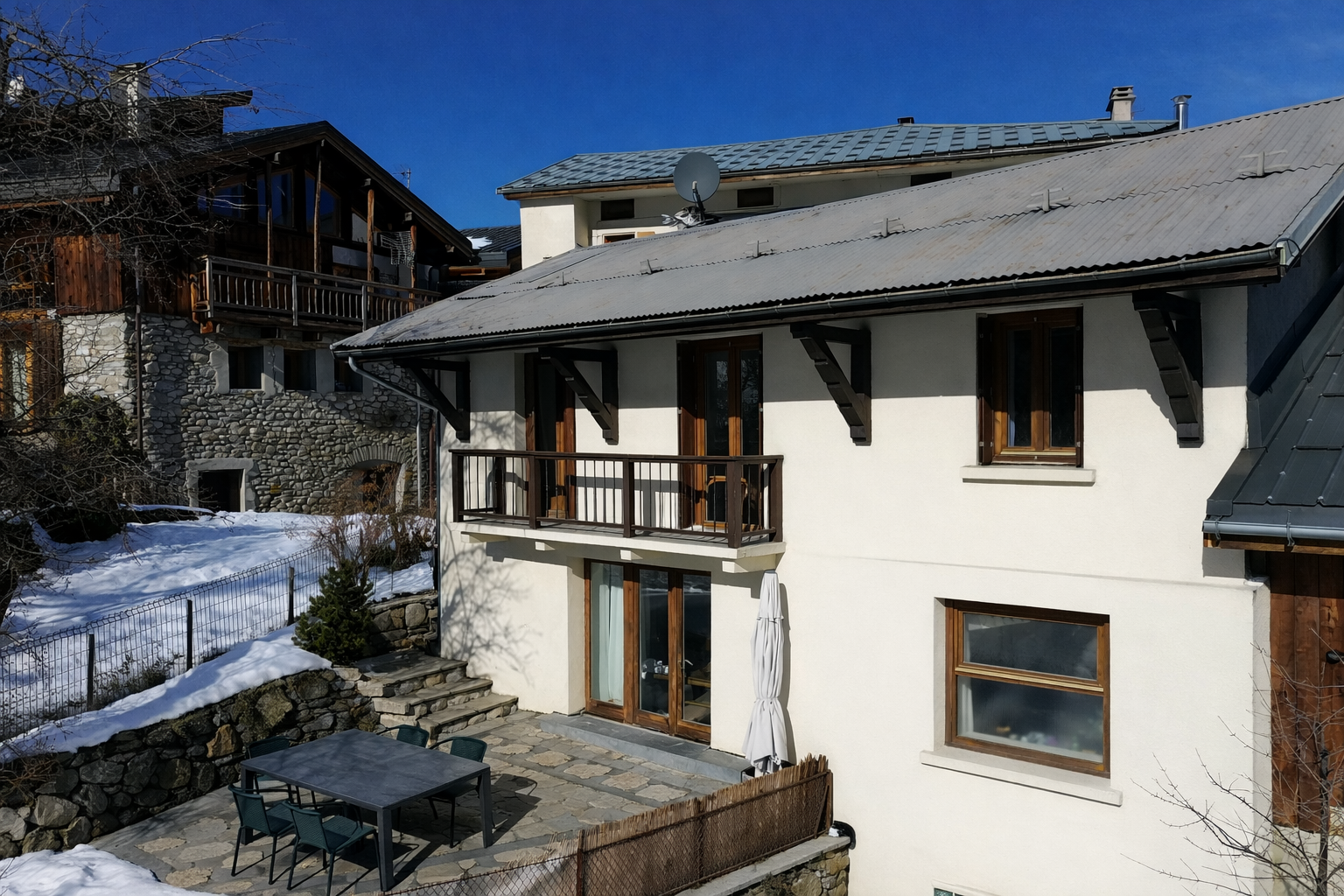 French property for sale in Courchevel, Savoie - €995,000 - photo 