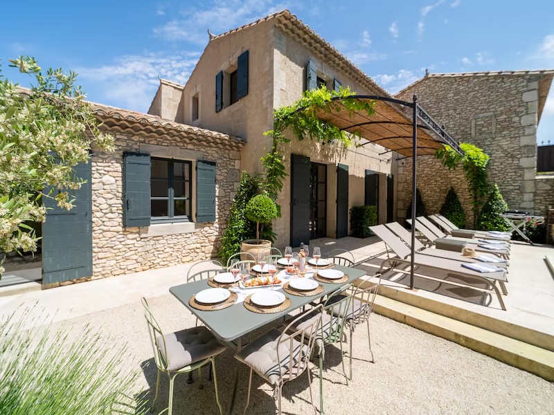 French property for sale in Eygalières, Bouches-du-Rhône - €2,075,000 - photo 