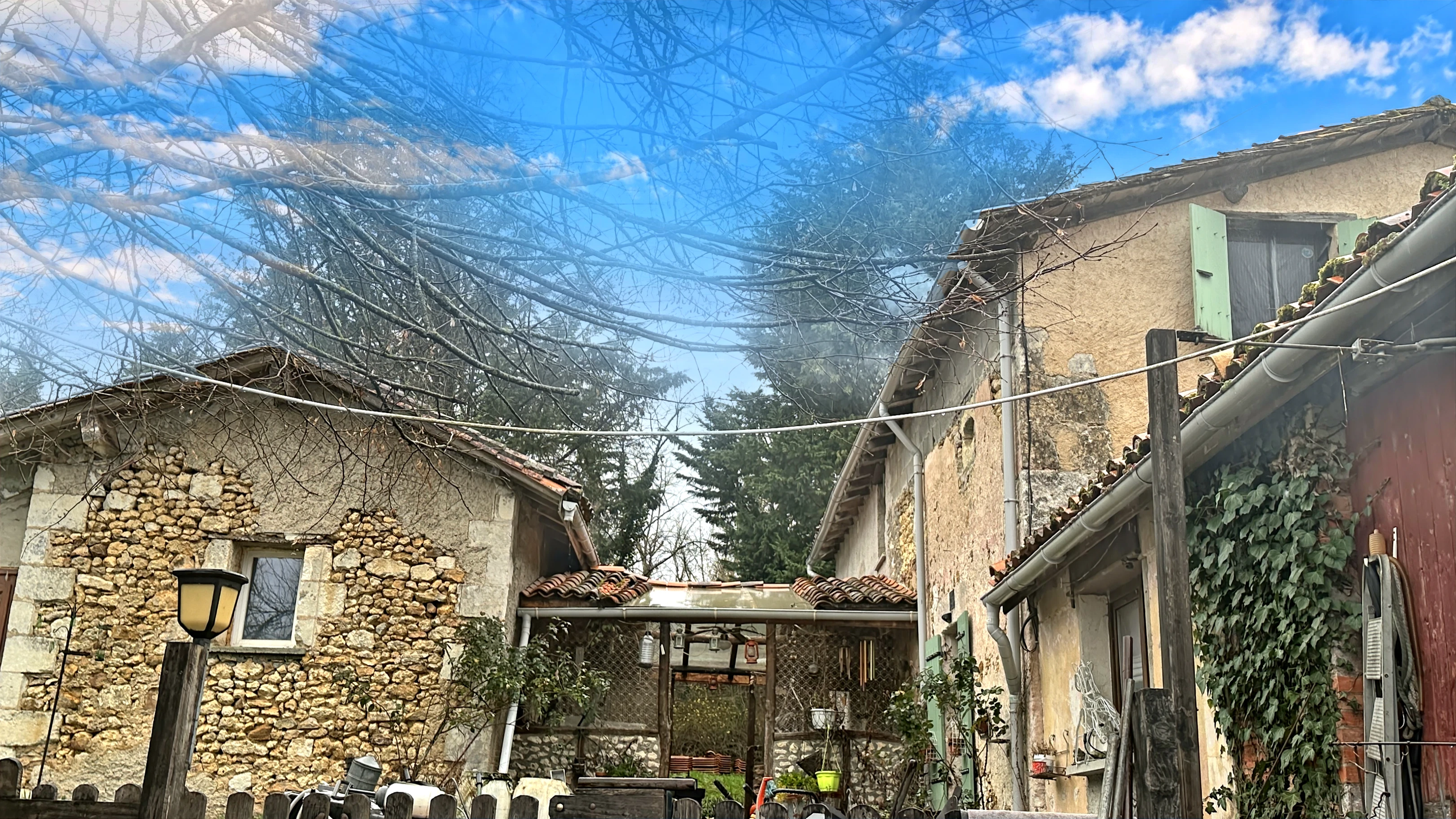 Charming 3 bed house, quiet location with large paddock, kitchen/diner, lounge, garage and gite à Vanxains