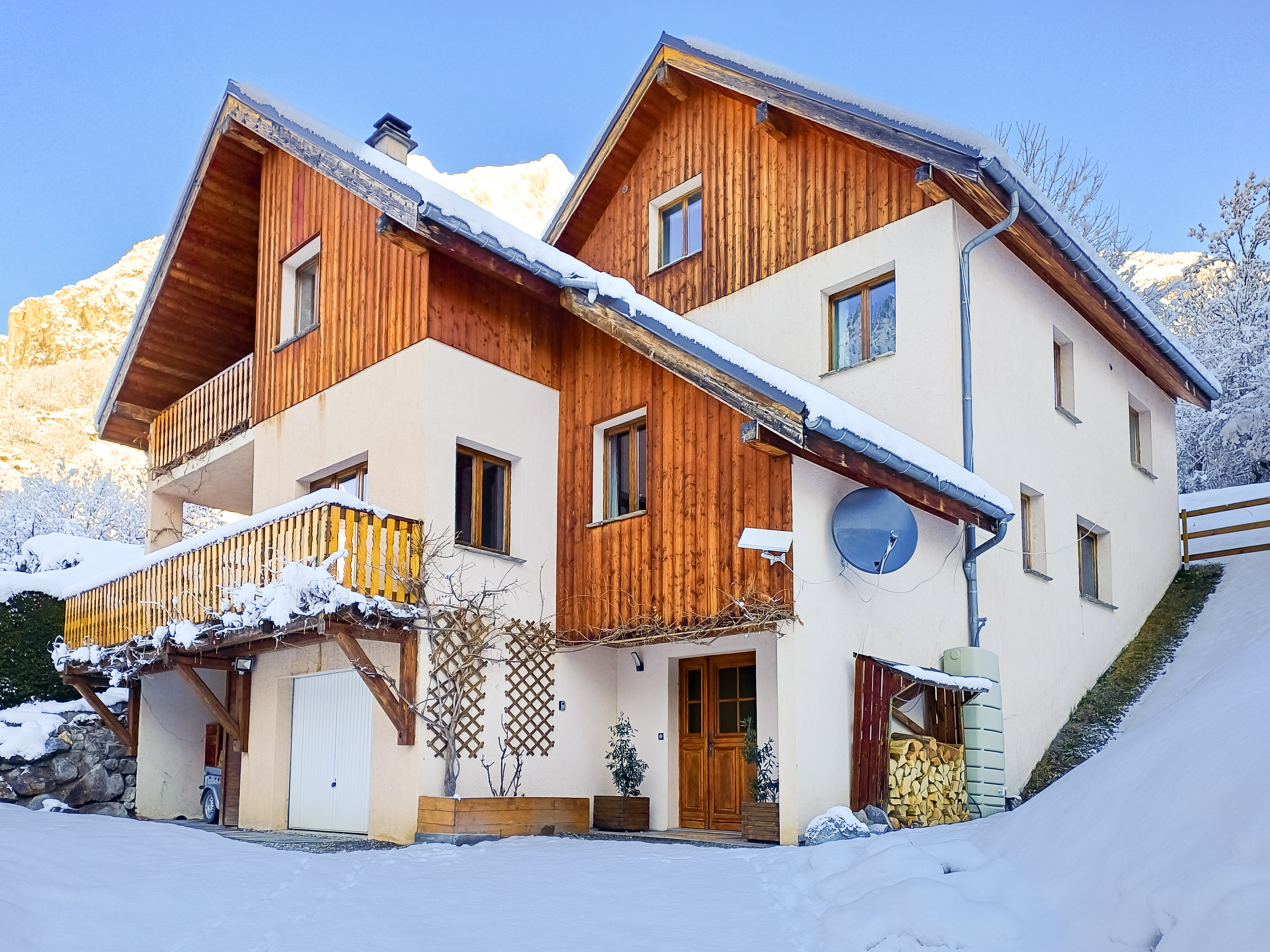 French property for sale in Les Deux Alpes, Isère - €1,495,000 - photo 