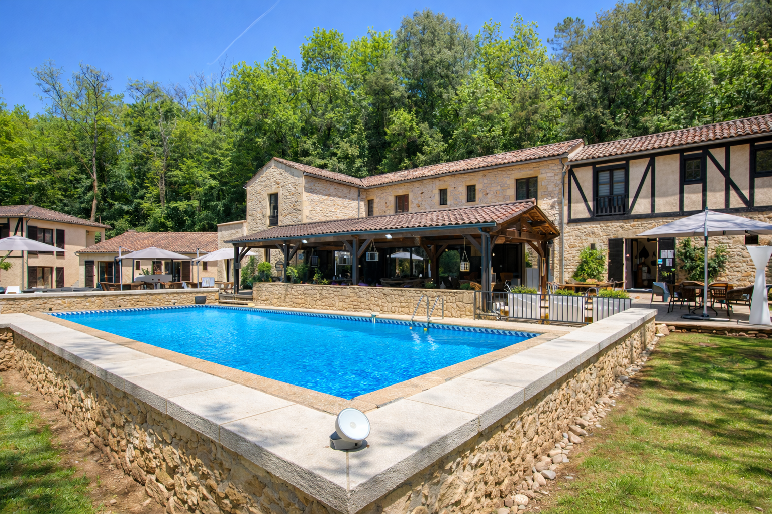 Propriété en France à vendre à Carsac-Aillac, Dordogne - €1 645 000 - photo 