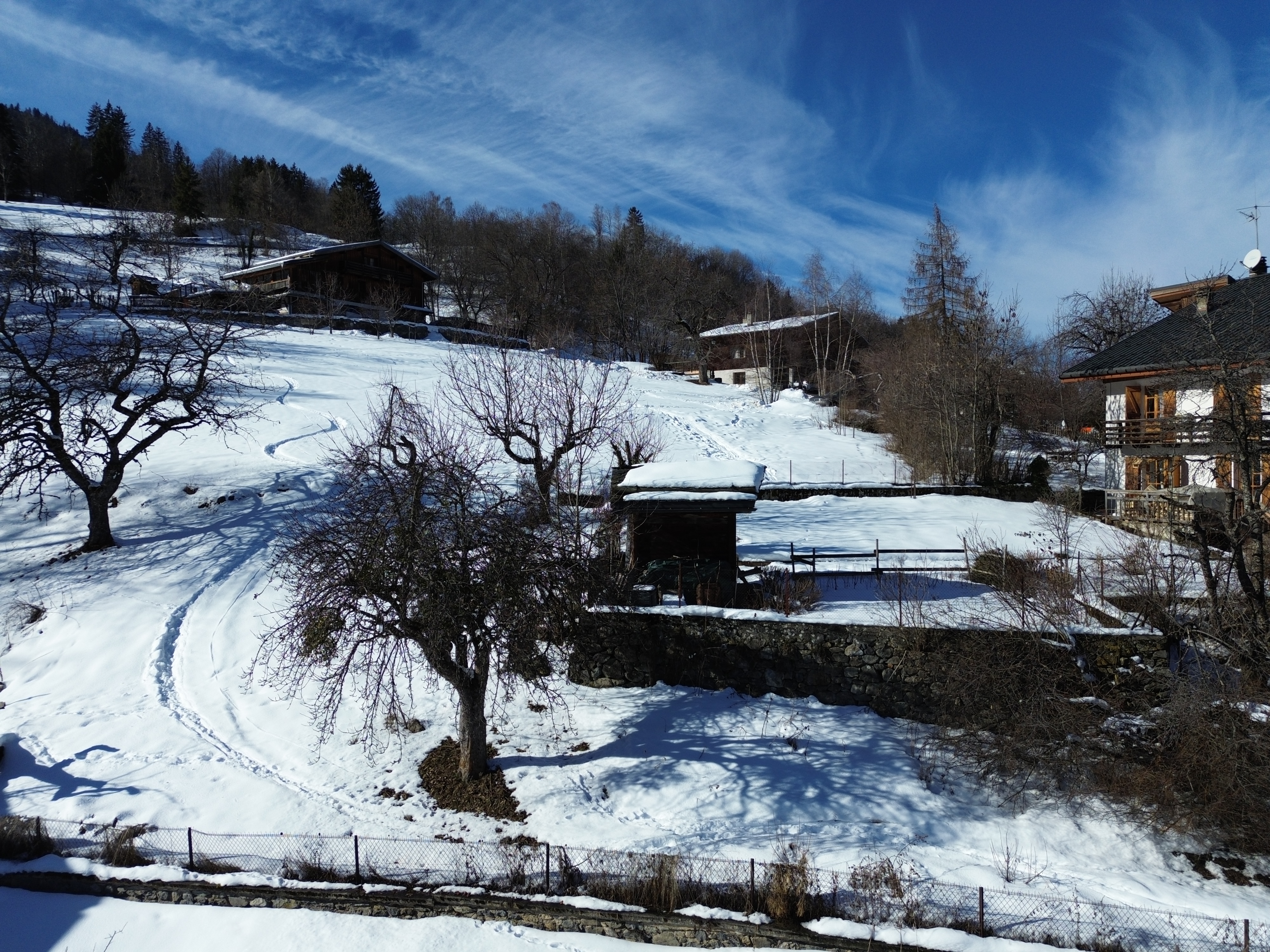 French property for sale in Courchevel, Savoie - €995,000 - photo 