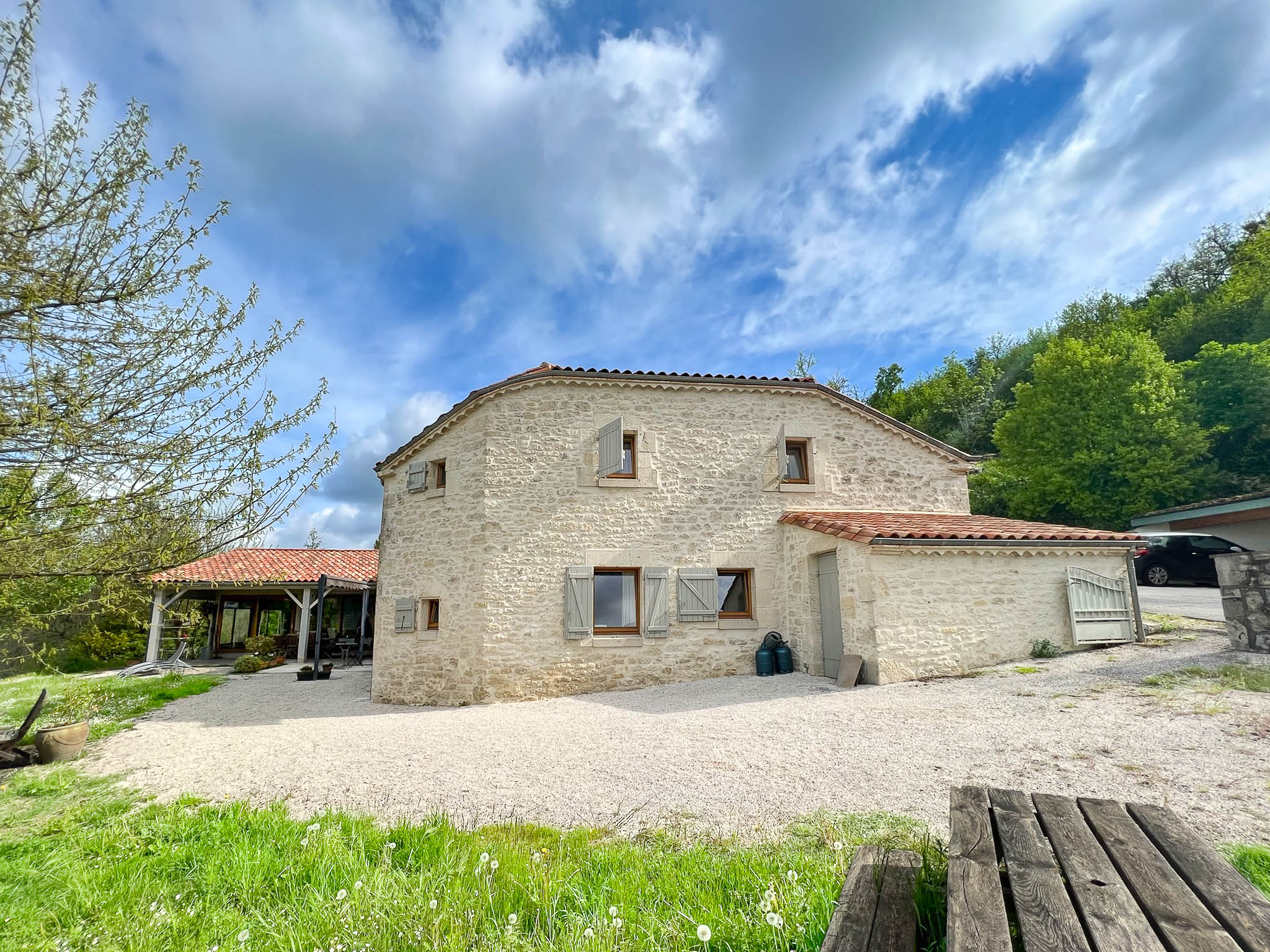 Propriété en France à vendre à Montcuq-en-Quercy-Blanc, Lot - €775 000 - photo 