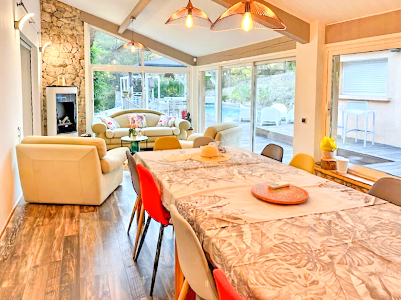 French property for sale in Auriol, Bouches-du-Rhône - €1,590,000 - photo 