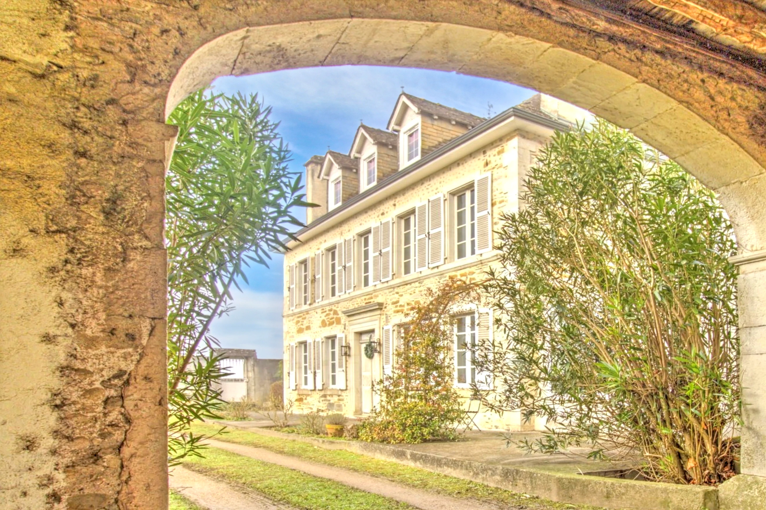 French property for sale in Pau, Pyrénées-Atlantiques - €639,000 - photo 