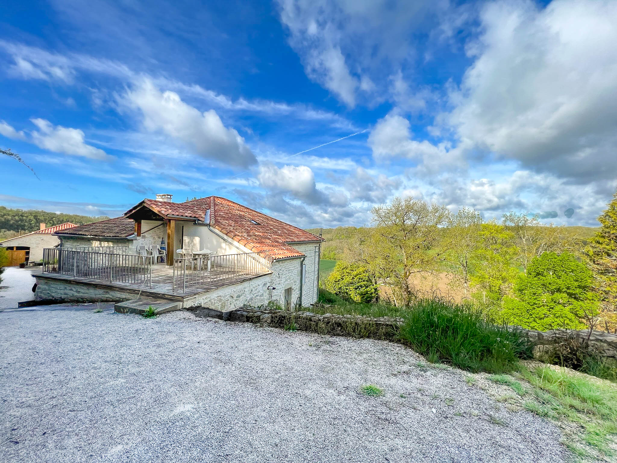 Propriété en France à vendre à Montcuq-en-Quercy-Blanc, Lot - €775 000 - photo 