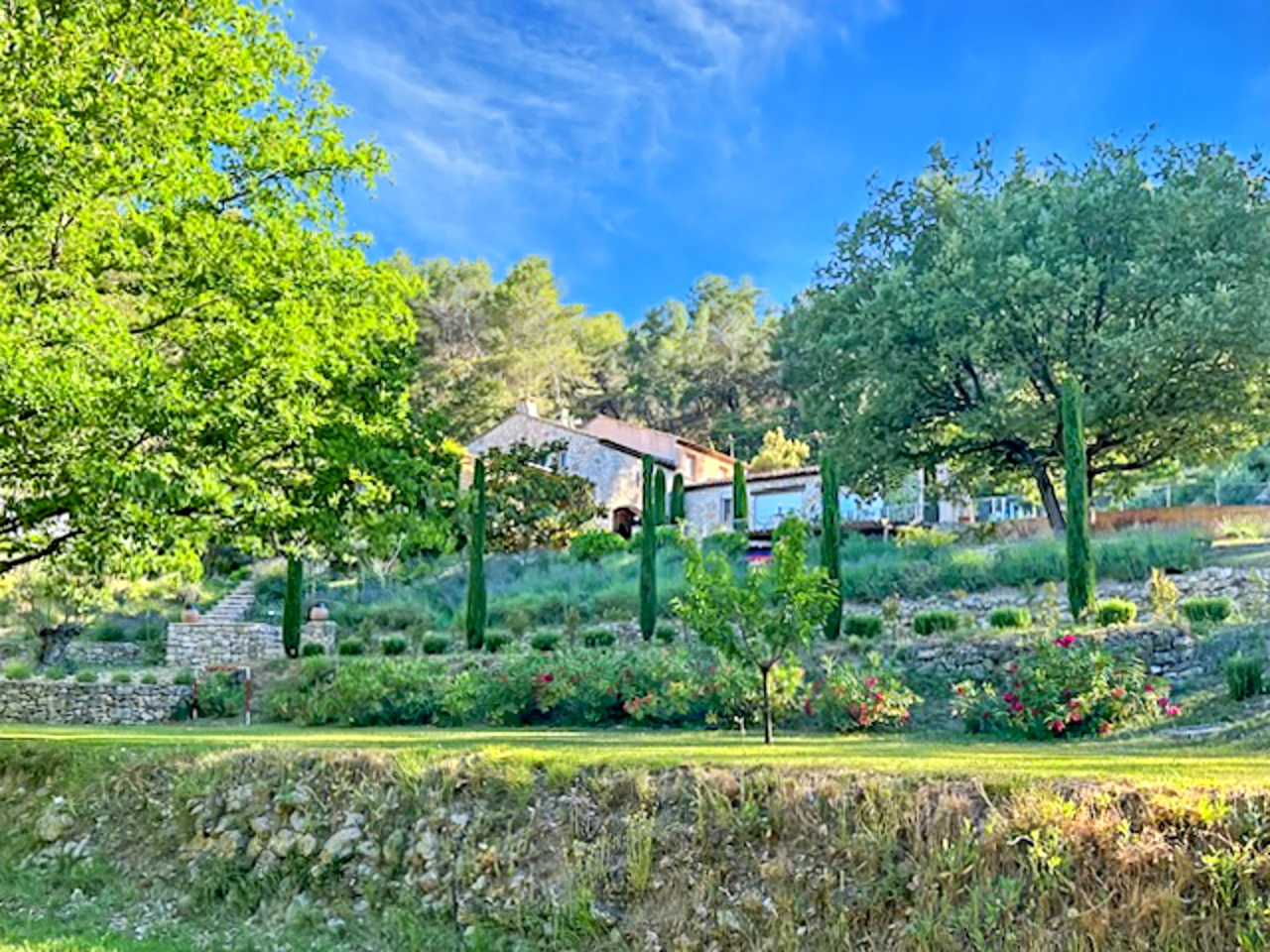 French property for sale in Auriol, Bouches-du-Rhône - €1,590,000 - photo 