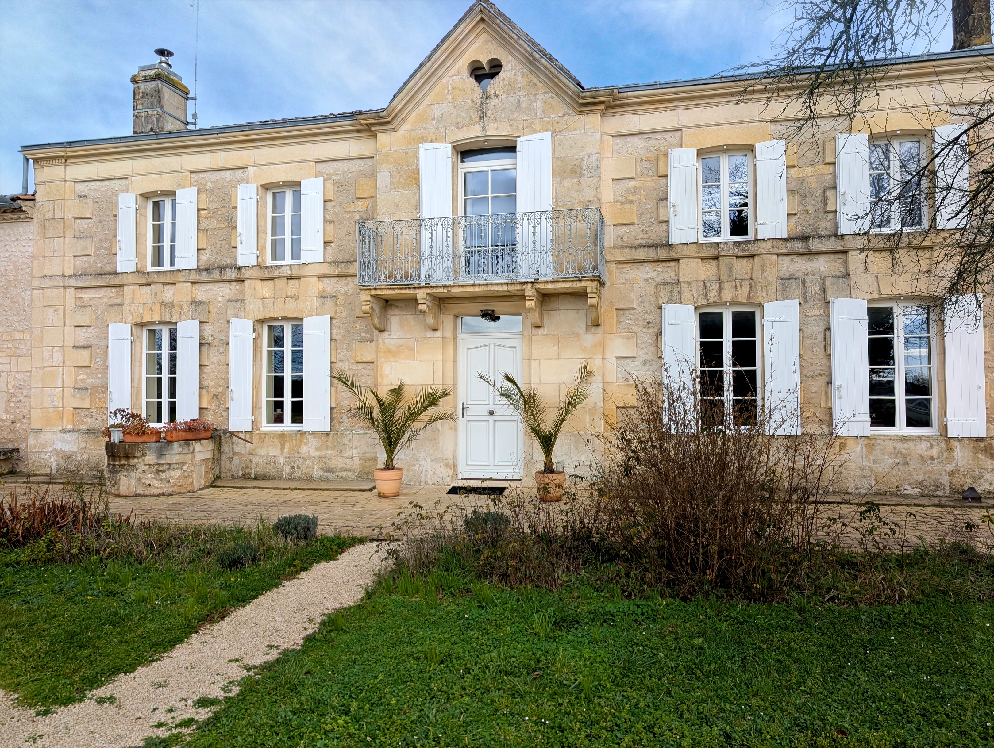 Propriété en France à vendre à Semoussac, Charente-Maritime - €460 000 - photo 
