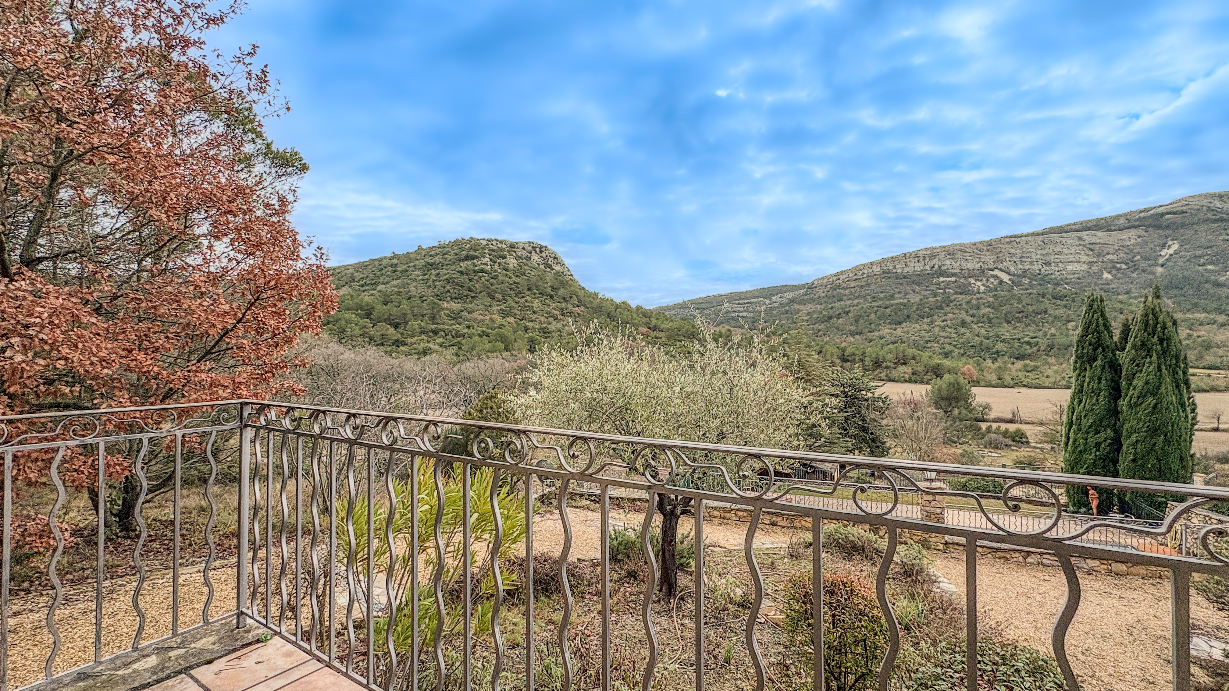 French property for sale in Vauvenargues, Bouches-du-Rhône - €1,300,000 - photo 