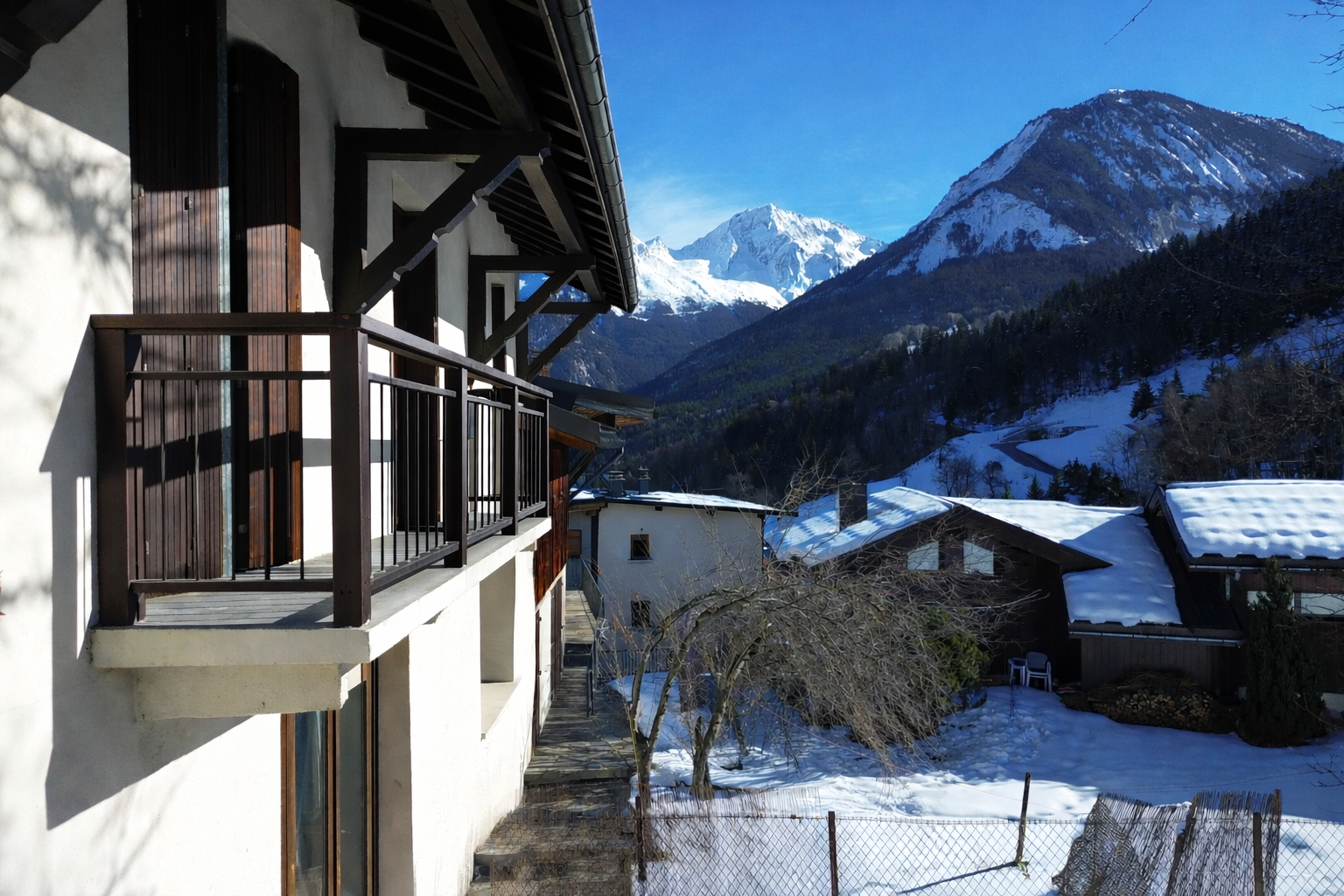 French property for sale in Courchevel, Savoie - €995,000 - photo 