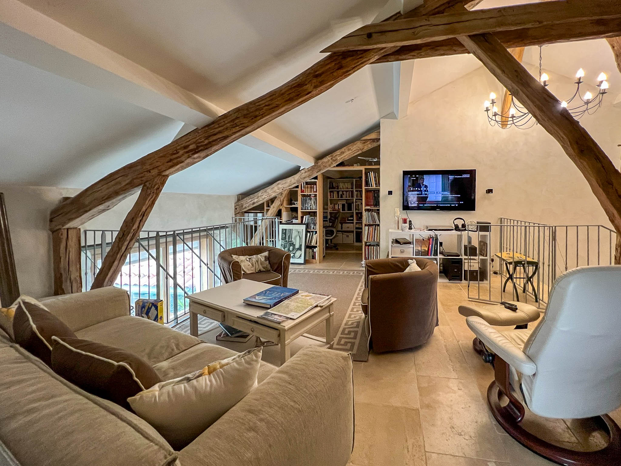 Propriété en France à vendre à Montcuq-en-Quercy-Blanc, Lot - €775 000 - photo 