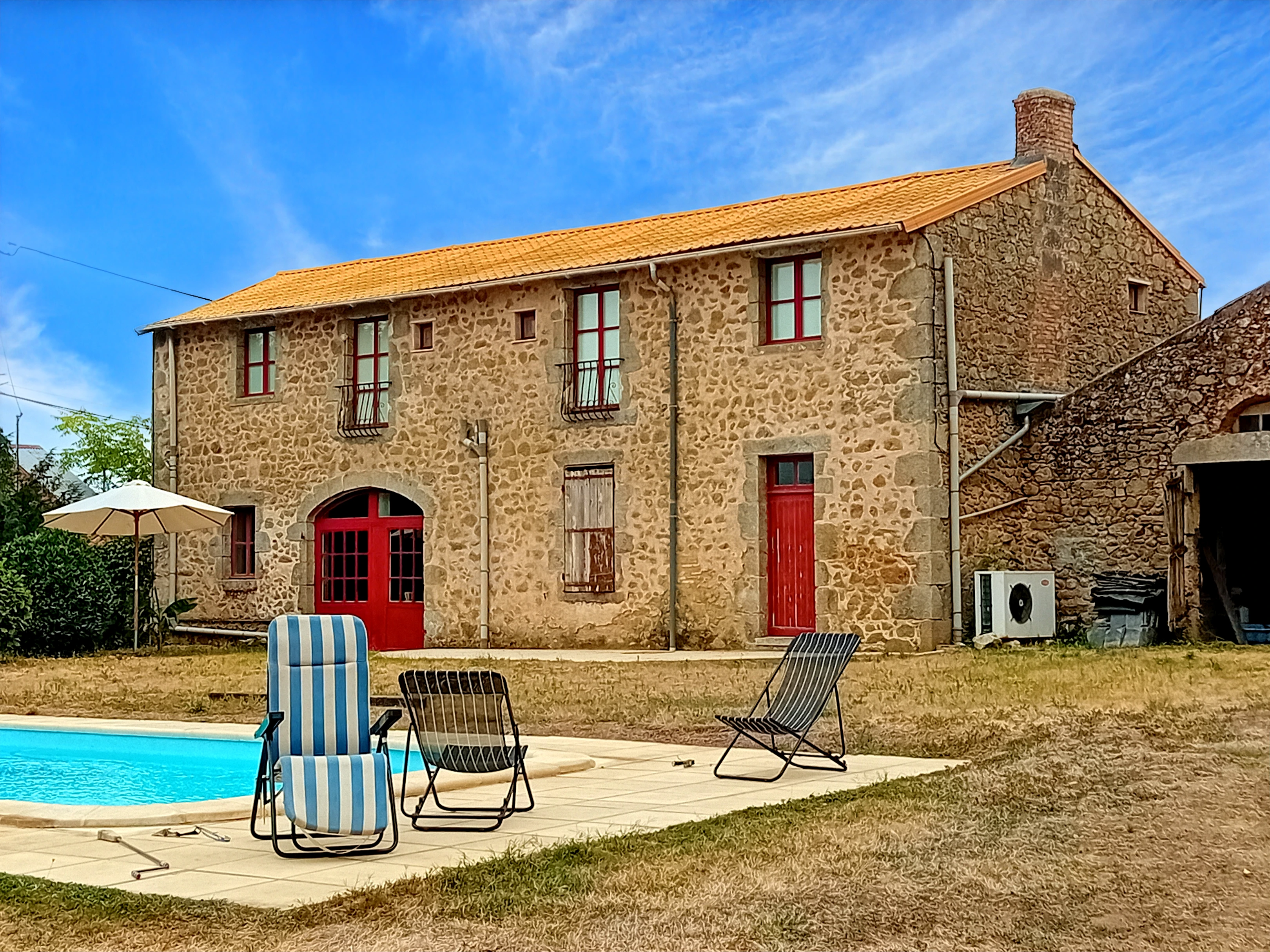 French property for sale in Geay, Deux-Sèvres - €1,170,212 - photo 