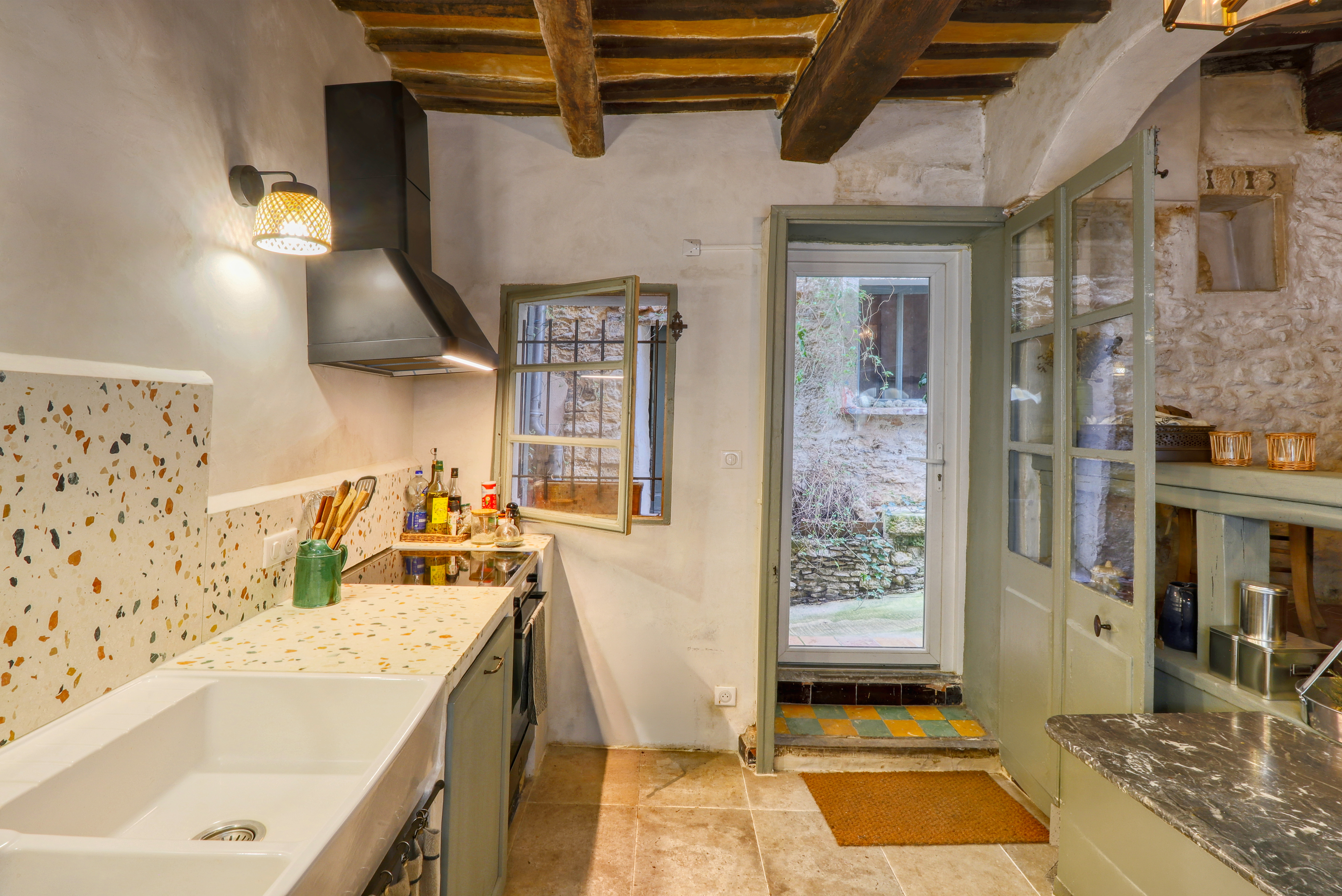 French property for sale in Saint-Saturnin-lès-Apt, Vaucluse - €535,000 - photo 